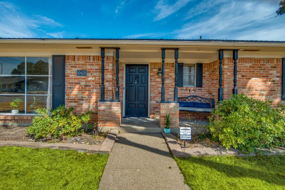 Single Family Residence For Sale in Dallas County , 10425 Church Road, Dallas, Texas 75238, 3 Bedroom, 2 Bathroom, 2 Garage spaces, 1,724 Sqft, built in 1964, mls#21395799, Real Estate Agent in Dallas, Homes For Sale in Dallas county, Homes For Sale in Dallas, Realtor in Dallas Texas, Real Estate Brokerage Independent Realty Texas, Luminita Cordes Realtor