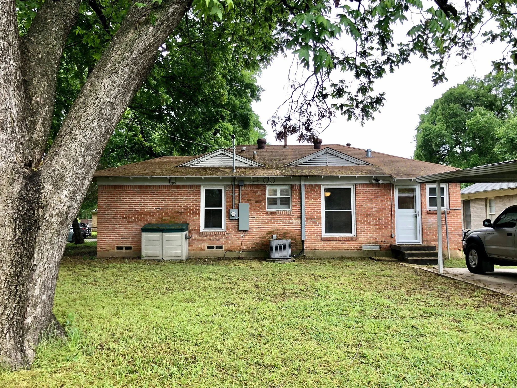 Single Family Residence For Sale in Dallas County , 3719 Manana Drive, Dallas, Texas 75220, 2 Bedroom, 1 Bathroom, 1 Garage spaces, 875 Sqft, built in 1950, mls#21394824, Real Estate Agent in Dallas, Homes For Sale in Dallas county, Homes For Sale in Dallas, Realtor in Dallas Texas, Real Estate Brokerage Independent Realty Texas, Luminita Cordes Realtor