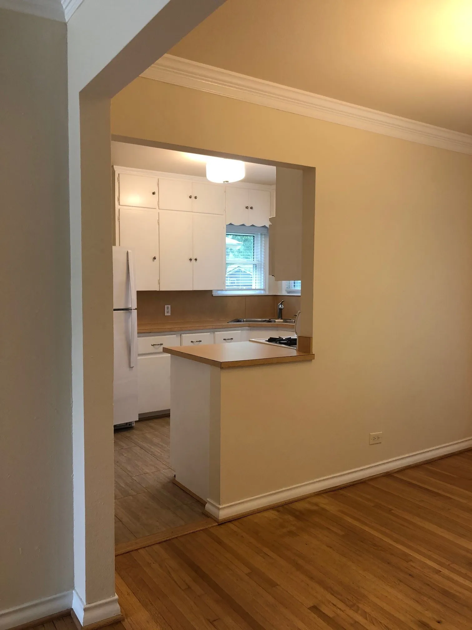 Single Family Residence For Sale in Dallas County , 3719 Manana Drive, Dallas, Texas 75220, 2 Bedroom, 1 Bathroom, 1 Garage spaces, 875 Sqft, built in 1950, mls#21394824, Real Estate Agent in Dallas, Homes For Sale in Dallas county, Homes For Sale in Dallas, Realtor in Dallas Texas, Real Estate Brokerage Independent Realty Texas, Luminita Cordes Realtor