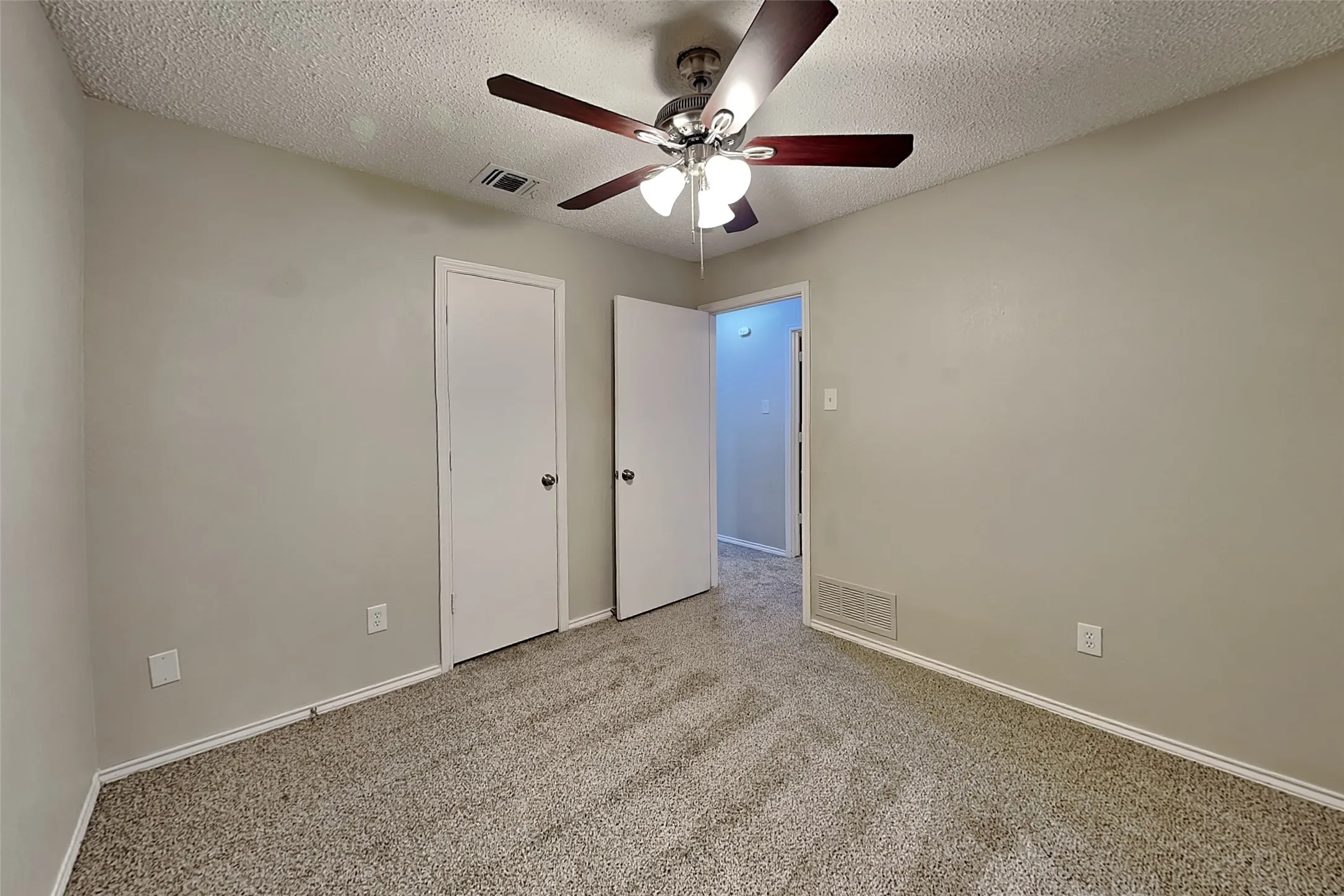 Single Family Residence For Rent in Collin County , 624 Stoneybrook Drive, Wylie, Texas 75098, 3 Bedroom, 2 Bathroom, 2 Garage spaces, 1,435 Sqft, built in 1984, mls#21395802, Real Estate Agent in Wylie, Homes For Rent in Collin county, Homes For Rent in Wylie, Realtor in Wylie Texas, Real Estate Brokerage Independent Realty Texas, Luminita Cordes Realtor