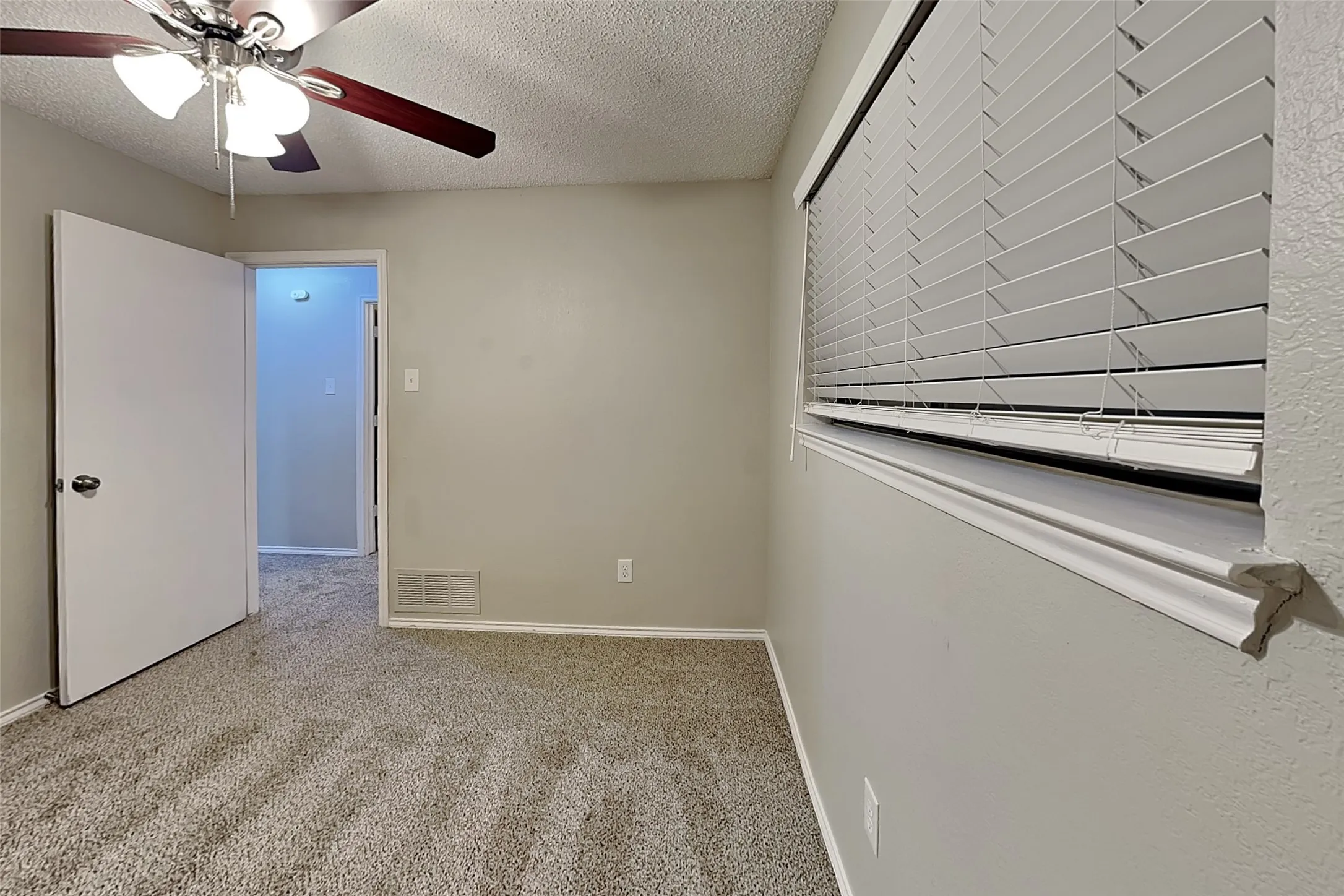 Single Family Residence For Rent in Collin County , 624 Stoneybrook Drive, Wylie, Texas 75098, 3 Bedroom, 2 Bathroom, 2 Garage spaces, 1,435 Sqft, built in 1984, mls#21395802, Real Estate Agent in Wylie, Homes For Rent in Collin county, Homes For Rent in Wylie, Realtor in Wylie Texas, Real Estate Brokerage Independent Realty Texas, Luminita Cordes Realtor