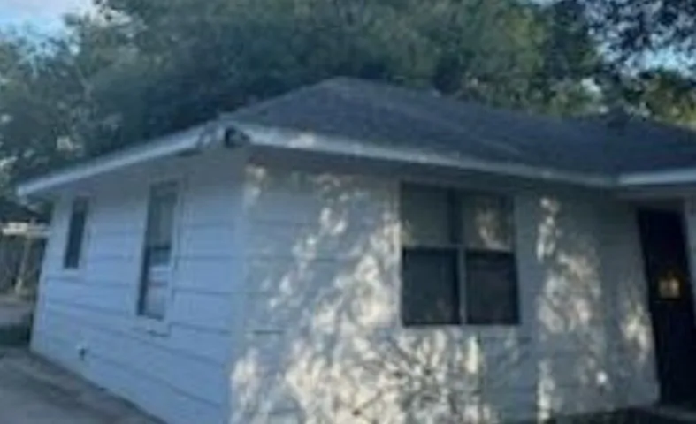 Single Family Residence For Sale in Kaufman County , 605 S Ann Street, Terrell, Texas 75160, 2 Bedroom, 1 Bathroom, 2 Garage spaces, 800 Sqft, built in 1989, mls#21395083, Real Estate Agent in Terrell, Homes For Sale in Kaufman county, Homes For Sale in Terrell, Realtor in Terrell Texas, Real Estate Brokerage Independent Realty Texas, Luminita Cordes Realtor