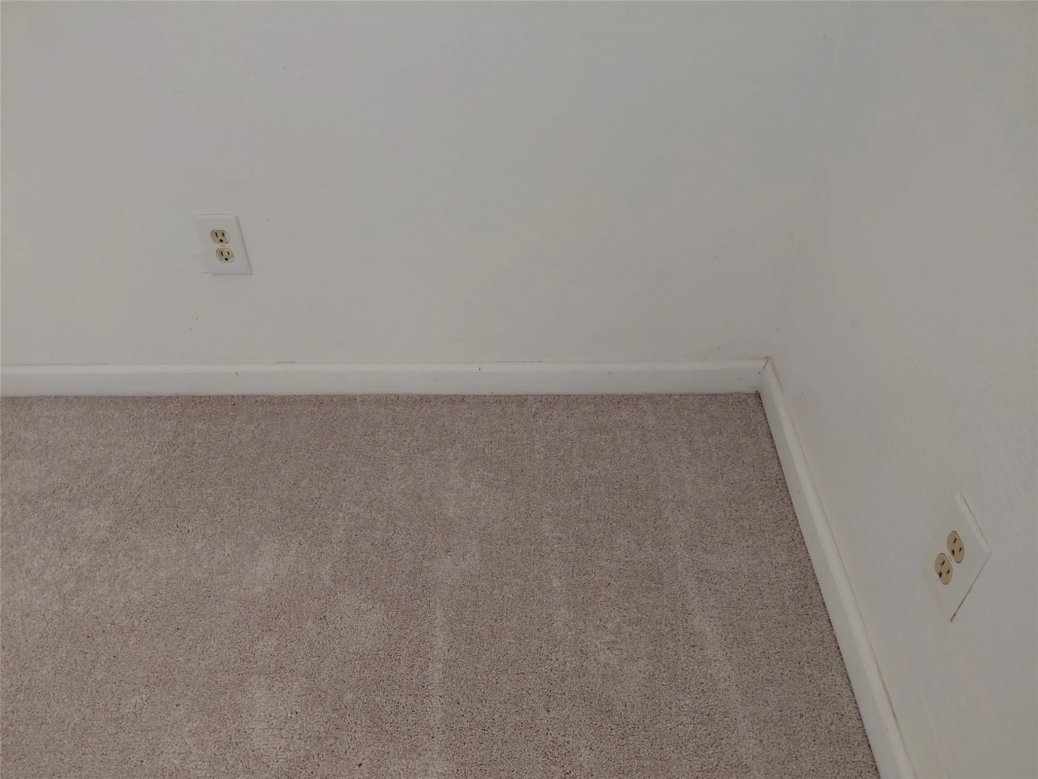 Single Family Residence For Sale in Kaufman County , 605 S Ann Street, Terrell, Texas 75160, 2 Bedroom, 1 Bathroom, 2 Garage spaces, 800 Sqft, built in 1989, mls#21395083, Real Estate Agent in Terrell, Homes For Sale in Kaufman county, Homes For Sale in Terrell, Realtor in Terrell Texas, Real Estate Brokerage Independent Realty Texas, Luminita Cordes Realtor