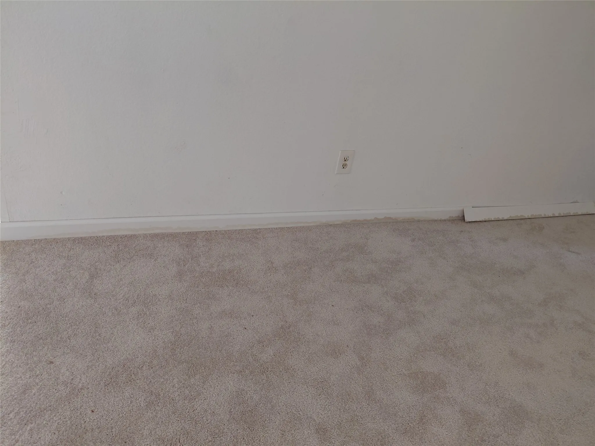 Single Family Residence For Sale in Kaufman County , 605 S Ann Street, Terrell, Texas 75160, 2 Bedroom, 1 Bathroom, 2 Garage spaces, 800 Sqft, built in 1989, mls#21395083, Real Estate Agent in Terrell, Homes For Sale in Kaufman county, Homes For Sale in Terrell, Realtor in Terrell Texas, Real Estate Brokerage Independent Realty Texas, Luminita Cordes Realtor