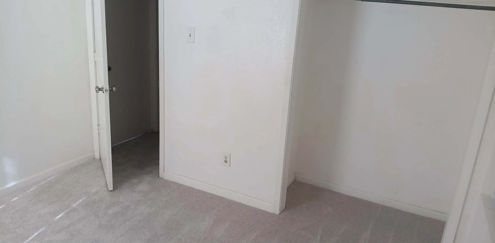 Single Family Residence For Sale in Kaufman County , 605 S Ann Street, Terrell, Texas 75160, 2 Bedroom, 1 Bathroom, 2 Garage spaces, 800 Sqft, built in 1989, mls#21395083, Real Estate Agent in Terrell, Homes For Sale in Kaufman county, Homes For Sale in Terrell, Realtor in Terrell Texas, Real Estate Brokerage Independent Realty Texas, Luminita Cordes Realtor
