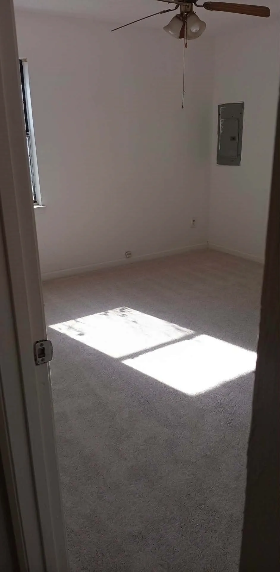 Single Family Residence For Sale in Kaufman County , 605 S Ann Street, Terrell, Texas 75160, 2 Bedroom, 1 Bathroom, 2 Garage spaces, 800 Sqft, built in 1989, mls#21395083, Real Estate Agent in Terrell, Homes For Sale in Kaufman county, Homes For Sale in Terrell, Realtor in Terrell Texas, Real Estate Brokerage Independent Realty Texas, Luminita Cordes Realtor