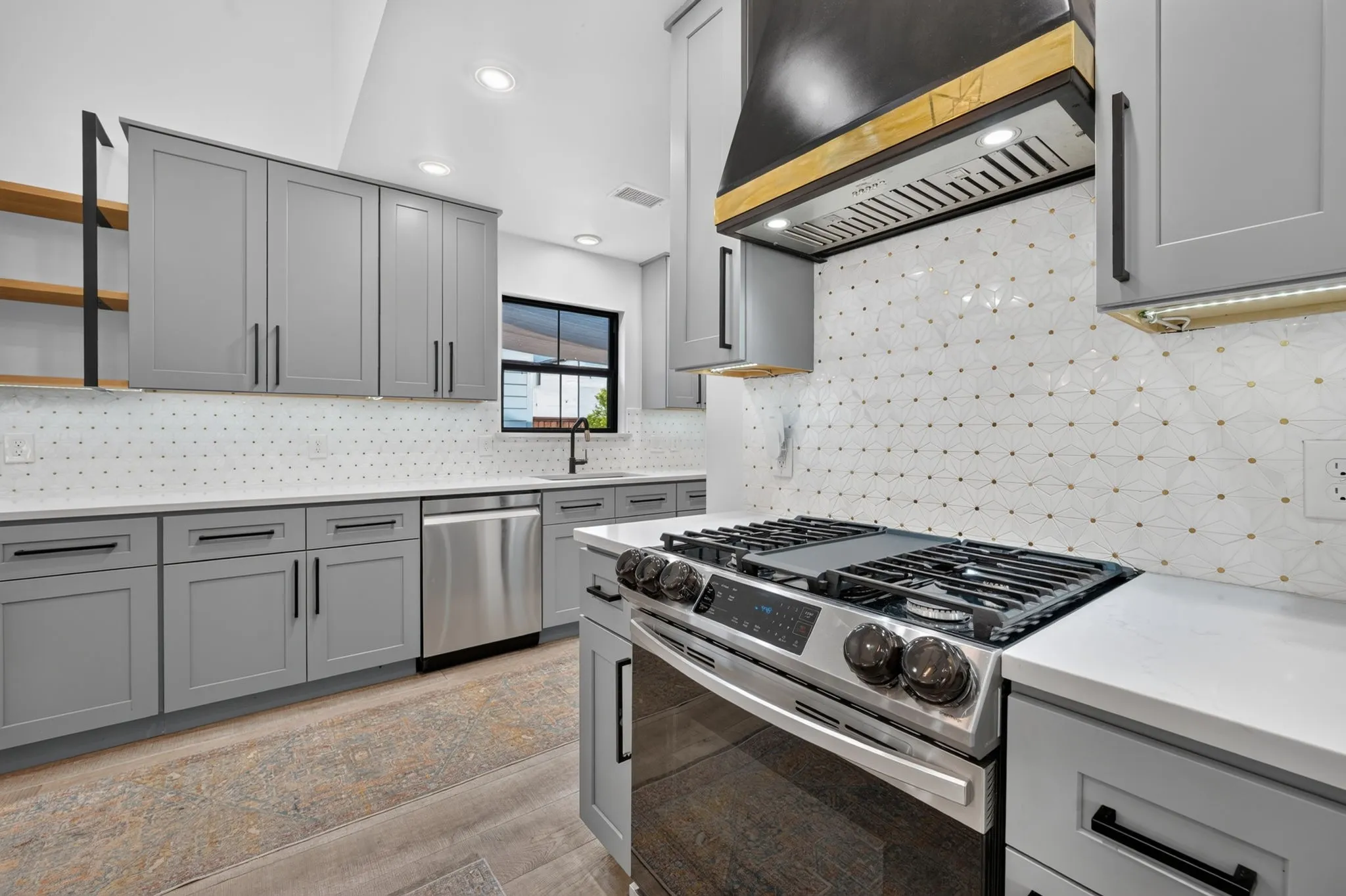 Single Family Residence For Sale in Dallas County , 3911 Highgrove Drive, Dallas, Texas 75220, 4 Bedroom, 3 Bathroom, 2 Garage spaces, 2,106 Sqft, built in 1951, mls#21395714, Real Estate Agent in Dallas, Homes For Sale in Dallas county, Homes For Sale in Dallas, Realtor in Dallas Texas, Real Estate Brokerage Independent Realty Texas, Luminita Cordes Realtor