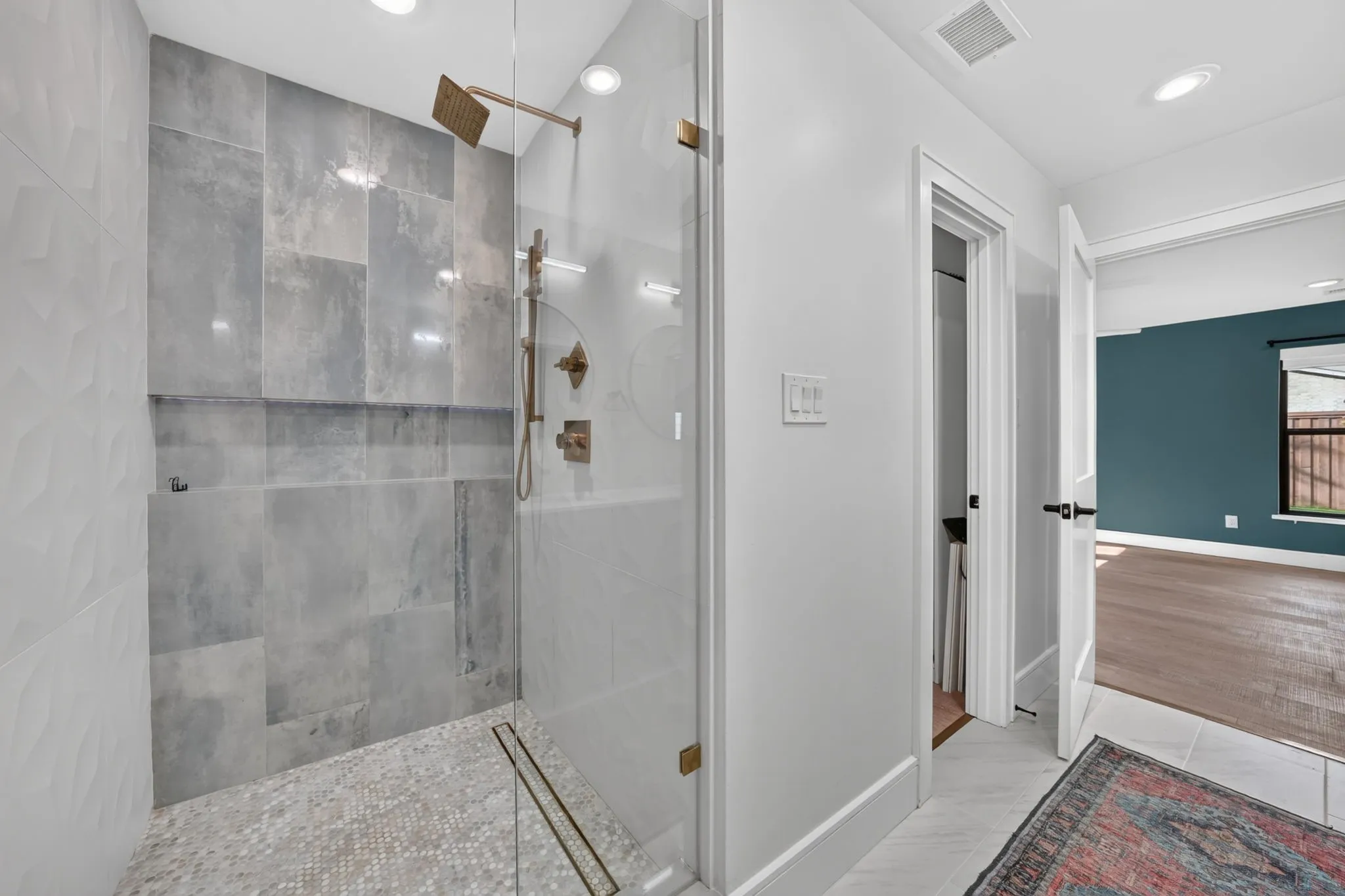 Single Family Residence For Sale in Dallas County , 3911 Highgrove Drive, Dallas, Texas 75220, 4 Bedroom, 3 Bathroom, 2 Garage spaces, 2,106 Sqft, built in 1951, mls#21395714, Real Estate Agent in Dallas, Homes For Sale in Dallas county, Homes For Sale in Dallas, Realtor in Dallas Texas, Real Estate Brokerage Independent Realty Texas, Luminita Cordes Realtor