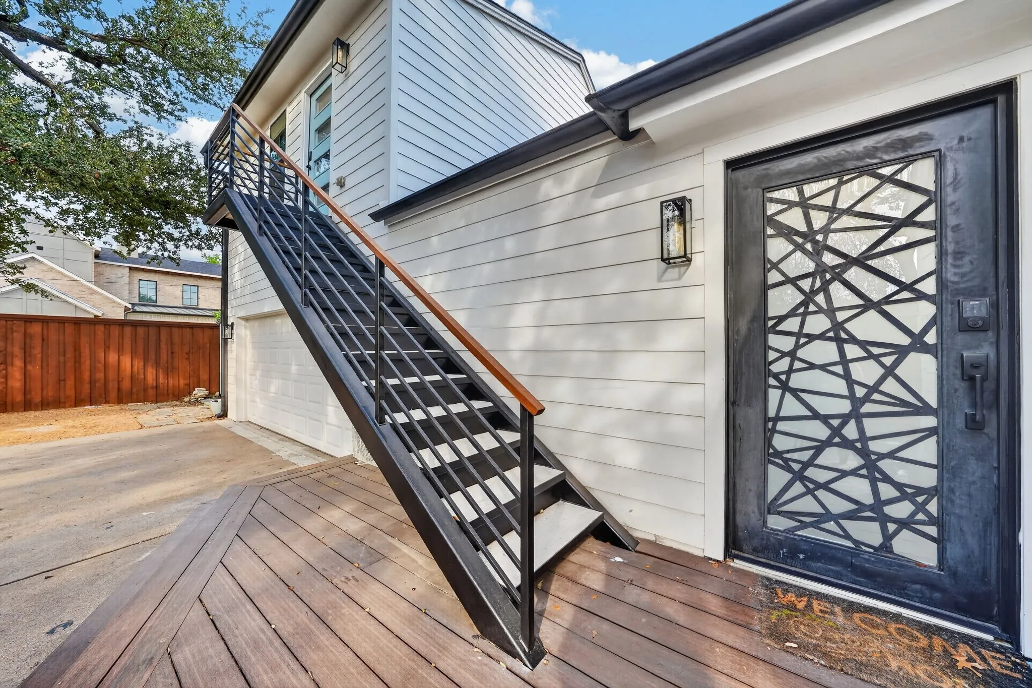 Single Family Residence For Sale in Dallas County , 3911 Highgrove Drive, Dallas, Texas 75220, 4 Bedroom, 3 Bathroom, 2 Garage spaces, 2,106 Sqft, built in 1951, mls#21395714, Real Estate Agent in Dallas, Homes For Sale in Dallas county, Homes For Sale in Dallas, Realtor in Dallas Texas, Real Estate Brokerage Independent Realty Texas, Luminita Cordes Realtor