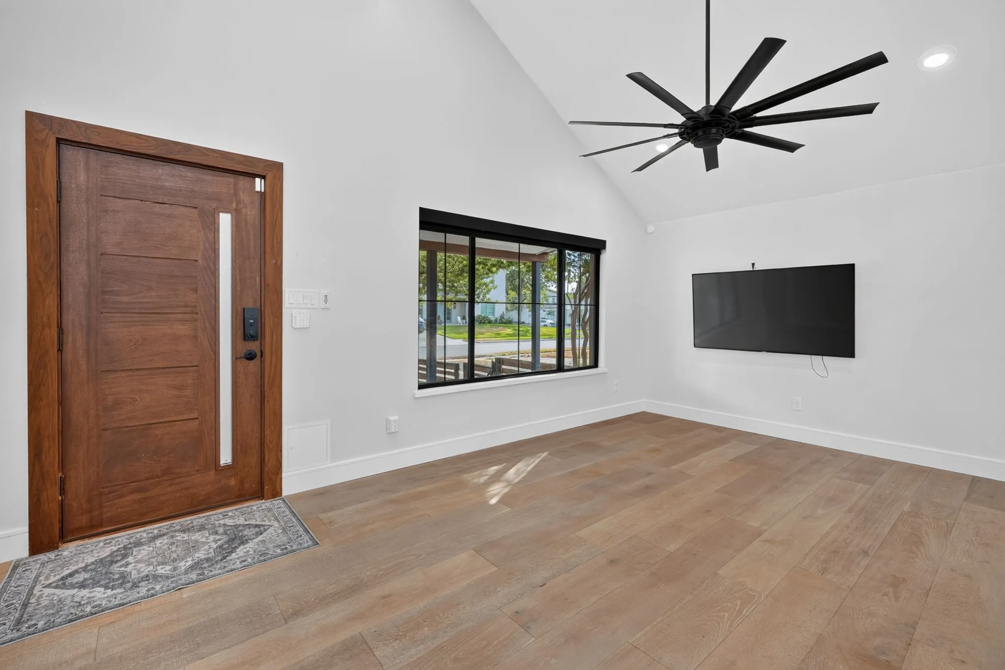 Single Family Residence For Sale in Dallas County , 3911 Highgrove Drive, Dallas, Texas 75220, 4 Bedroom, 3 Bathroom, 2 Garage spaces, 2,106 Sqft, built in 1951, mls#21395714, Real Estate Agent in Dallas, Homes For Sale in Dallas county, Homes For Sale in Dallas, Realtor in Dallas Texas, Real Estate Brokerage Independent Realty Texas, Luminita Cordes Realtor