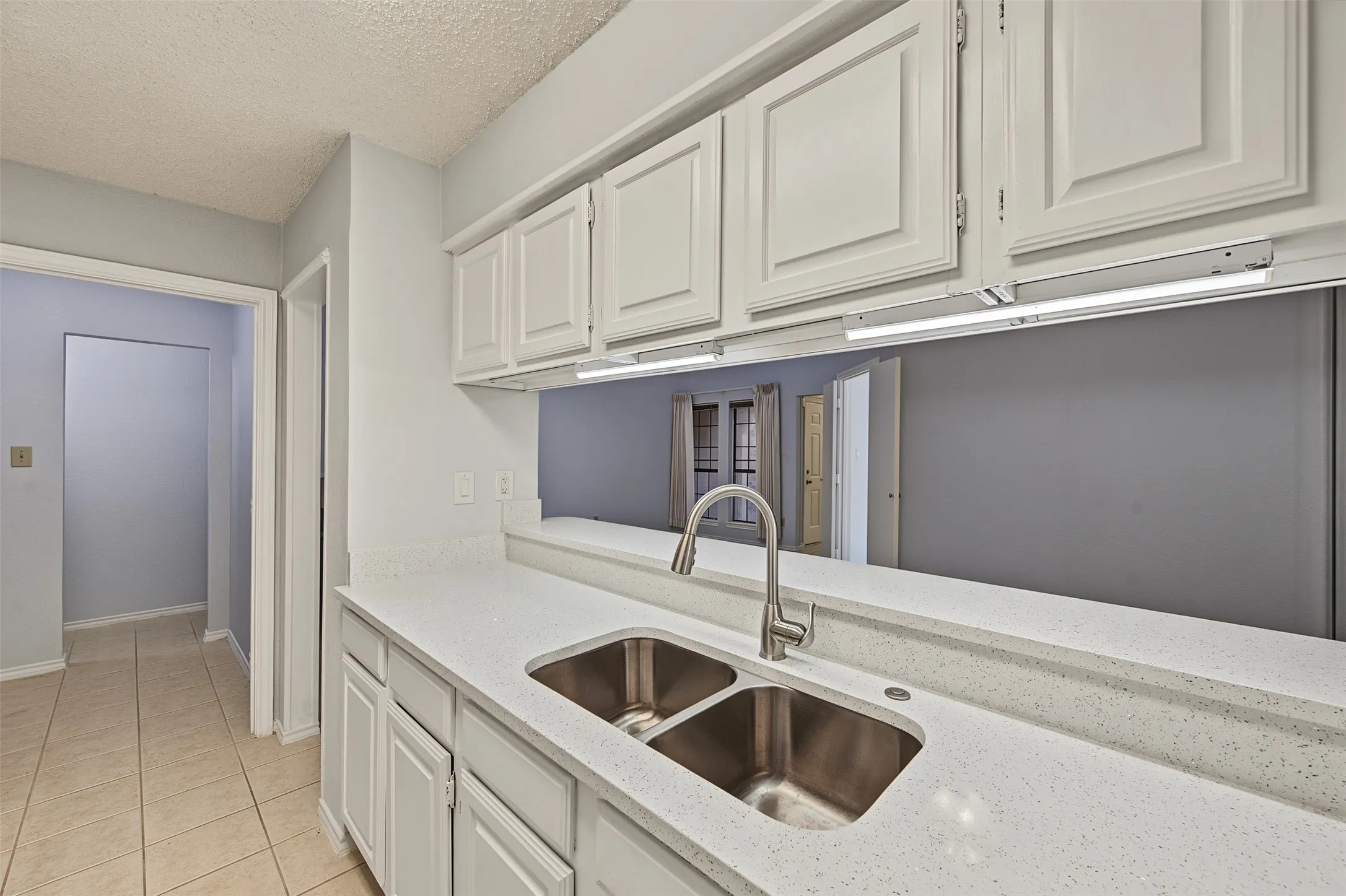 Townhouse For Sale in Dallas County , 2800 Keller Springs Road 1D, Carrollton, Texas 75006, 2 Bedroom, 1 Bathroom, 2 Garage spaces, 980 Sqft, built in 1985, mls#21395478, Real Estate Agent in Carrollton, Homes For Sale in Dallas county, Homes For Sale in Carrollton, Realtor in Carrollton Texas, Real Estate Brokerage Independent Realty Texas, Luminita Cordes Realtor