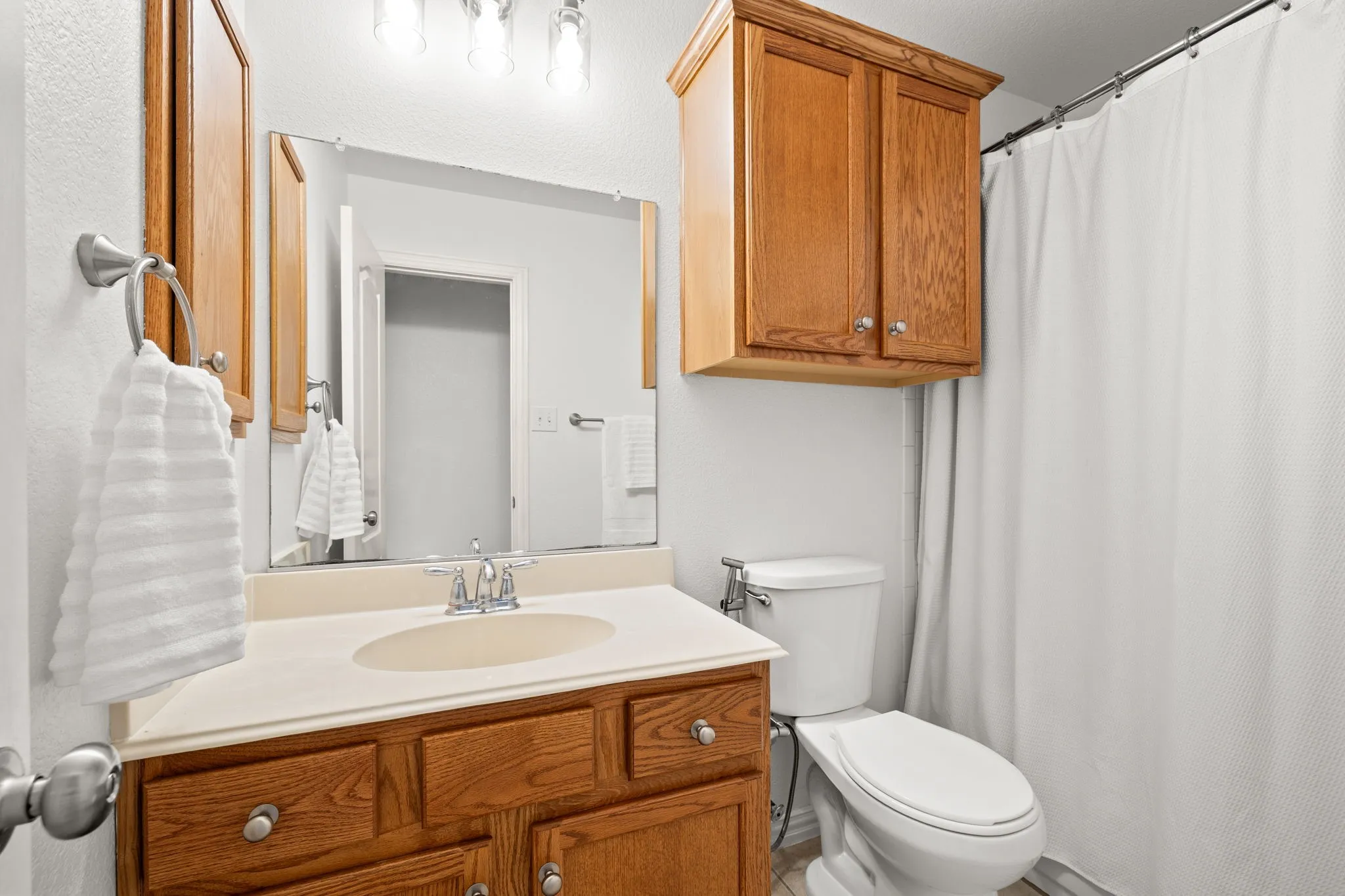 Single Family Residence For Sale in Denton County , 2657 Jacobson Drive, Lewisville, Texas 75067, 3 Bedroom, 3 Bathroom, 2 Garage spaces, 1,849 Sqft, built in 2009, mls#21395811, Real Estate Agent in Lewisville, Homes For Sale in Denton county, Homes For Sale in Lewisville, Realtor in Lewisville Texas, Real Estate Brokerage Independent Realty Texas, Luminita Cordes Realtor