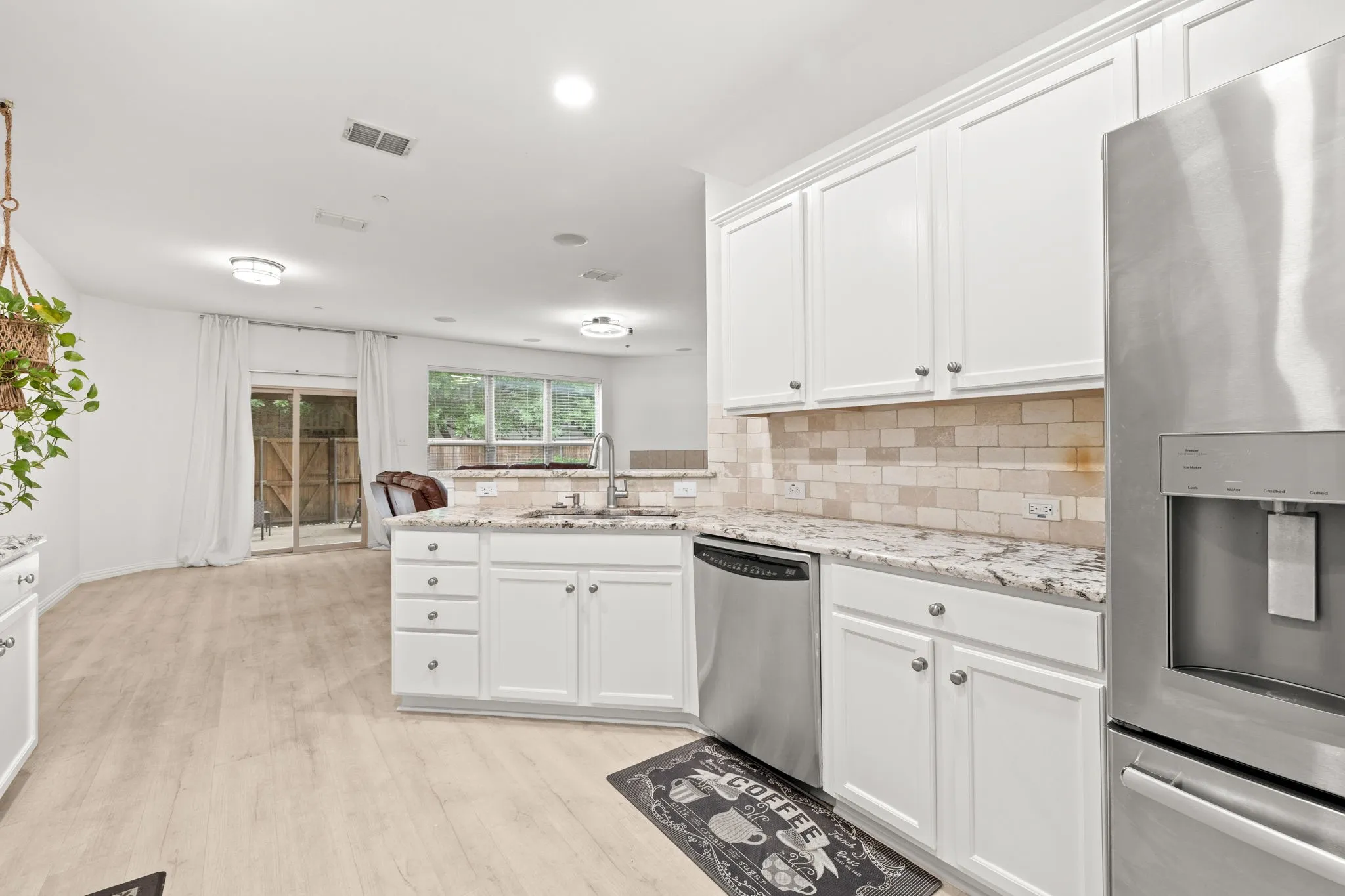 Single Family Residence For Sale in Denton County , 2657 Jacobson Drive, Lewisville, Texas 75067, 3 Bedroom, 3 Bathroom, 2 Garage spaces, 1,849 Sqft, built in 2009, mls#21395811, Real Estate Agent in Lewisville, Homes For Sale in Denton county, Homes For Sale in Lewisville, Realtor in Lewisville Texas, Real Estate Brokerage Independent Realty Texas, Luminita Cordes Realtor