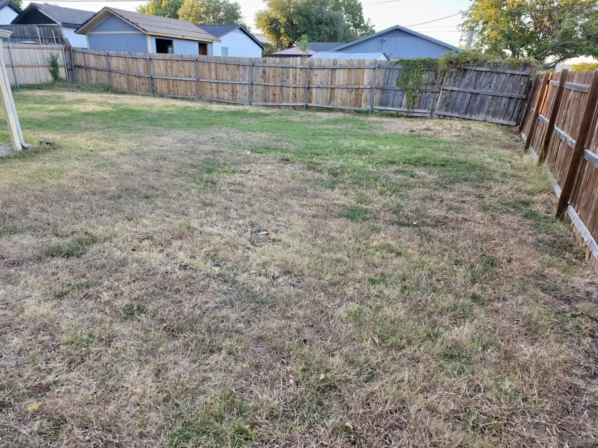 Single Family Residence For Sale in Tarrant County , 915 Lemontree Drive, Arlington, Texas 76017, 3 Bedroom, 2 Bathroom, 2 Garage spaces, 1,254 Sqft, built in 1980, mls#21395806, Real Estate Agent in Arlington, Homes For Sale in Tarrant county, Homes For Sale in Arlington, Realtor in Arlington Texas, Real Estate Brokerage Independent Realty Texas, Luminita Cordes Realtor