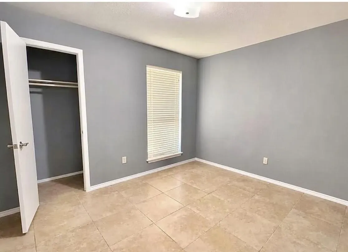 Single Family Residence For Sale in Tarrant County , 915 Lemontree Drive, Arlington, Texas 76017, 3 Bedroom, 2 Bathroom, 2 Garage spaces, 1,254 Sqft, built in 1980, mls#21395806, Real Estate Agent in Arlington, Homes For Sale in Tarrant county, Homes For Sale in Arlington, Realtor in Arlington Texas, Real Estate Brokerage Independent Realty Texas, Luminita Cordes Realtor