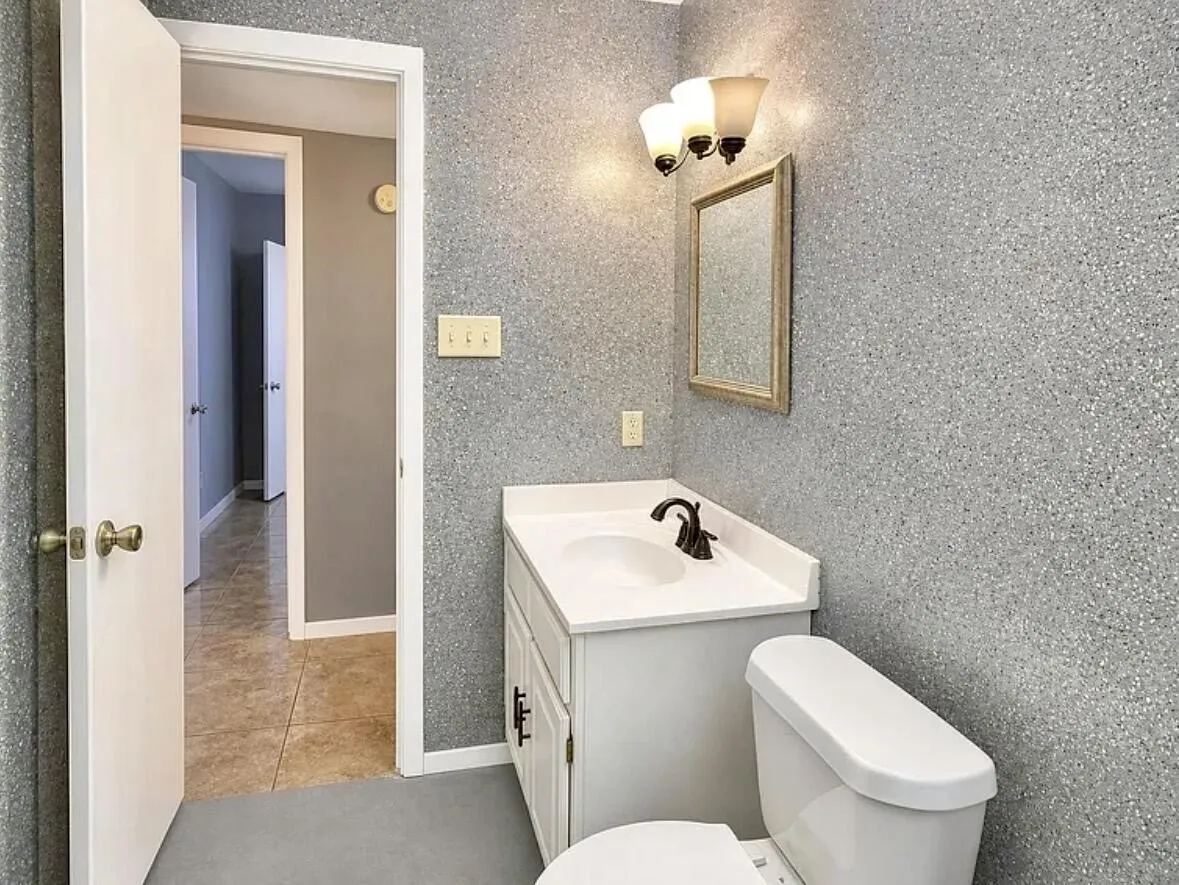 Single Family Residence For Sale in Tarrant County , 915 Lemontree Drive, Arlington, Texas 76017, 3 Bedroom, 2 Bathroom, 2 Garage spaces, 1,254 Sqft, built in 1980, mls#21395806, Real Estate Agent in Arlington, Homes For Sale in Tarrant county, Homes For Sale in Arlington, Realtor in Arlington Texas, Real Estate Brokerage Independent Realty Texas, Luminita Cordes Realtor