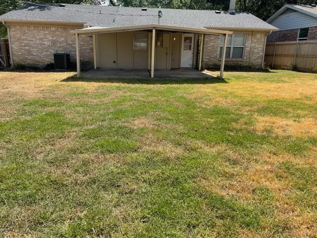 Single Family Residence For Sale in Tarrant County , 915 Lemontree Drive, Arlington, Texas 76017, 3 Bedroom, 2 Bathroom, 2 Garage spaces, 1,254 Sqft, built in 1980, mls#21395806, Real Estate Agent in Arlington, Homes For Sale in Tarrant county, Homes For Sale in Arlington, Realtor in Arlington Texas, Real Estate Brokerage Independent Realty Texas, Luminita Cordes Realtor