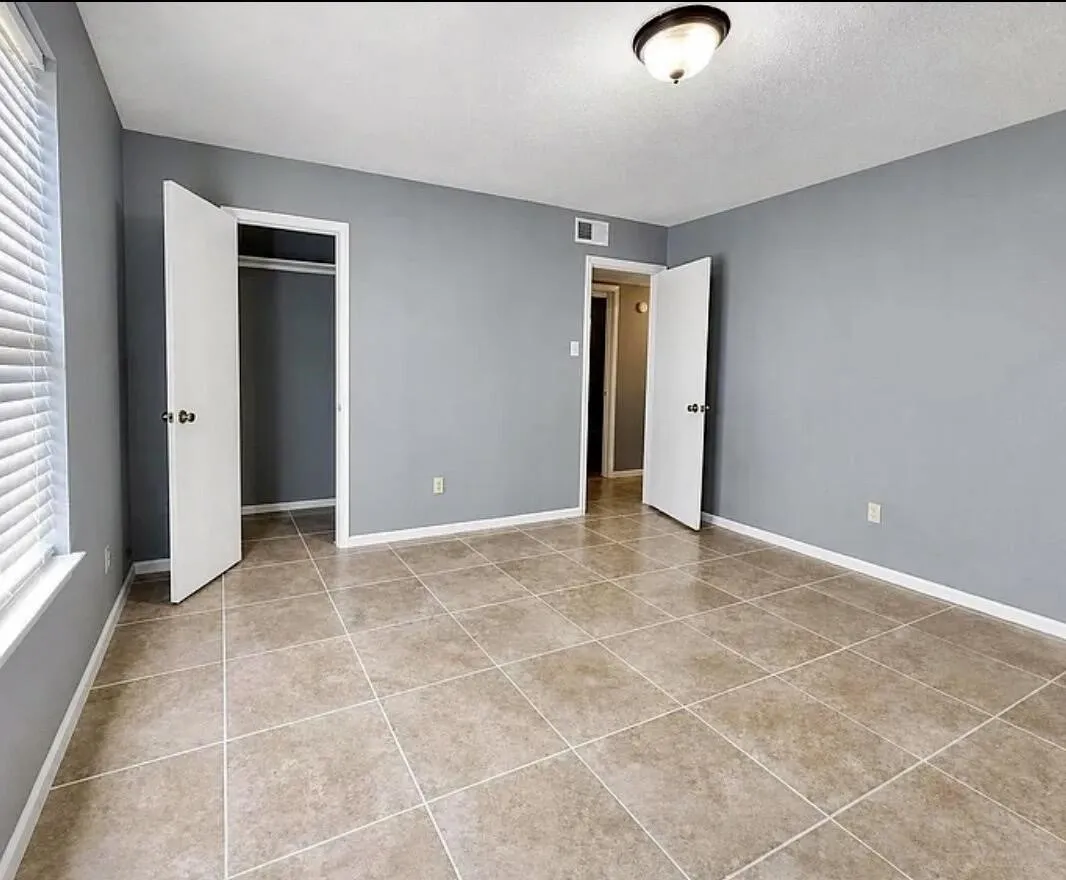 Single Family Residence For Sale in Tarrant County , 915 Lemontree Drive, Arlington, Texas 76017, 3 Bedroom, 2 Bathroom, 2 Garage spaces, 1,254 Sqft, built in 1980, mls#21395806, Real Estate Agent in Arlington, Homes For Sale in Tarrant county, Homes For Sale in Arlington, Realtor in Arlington Texas, Real Estate Brokerage Independent Realty Texas, Luminita Cordes Realtor