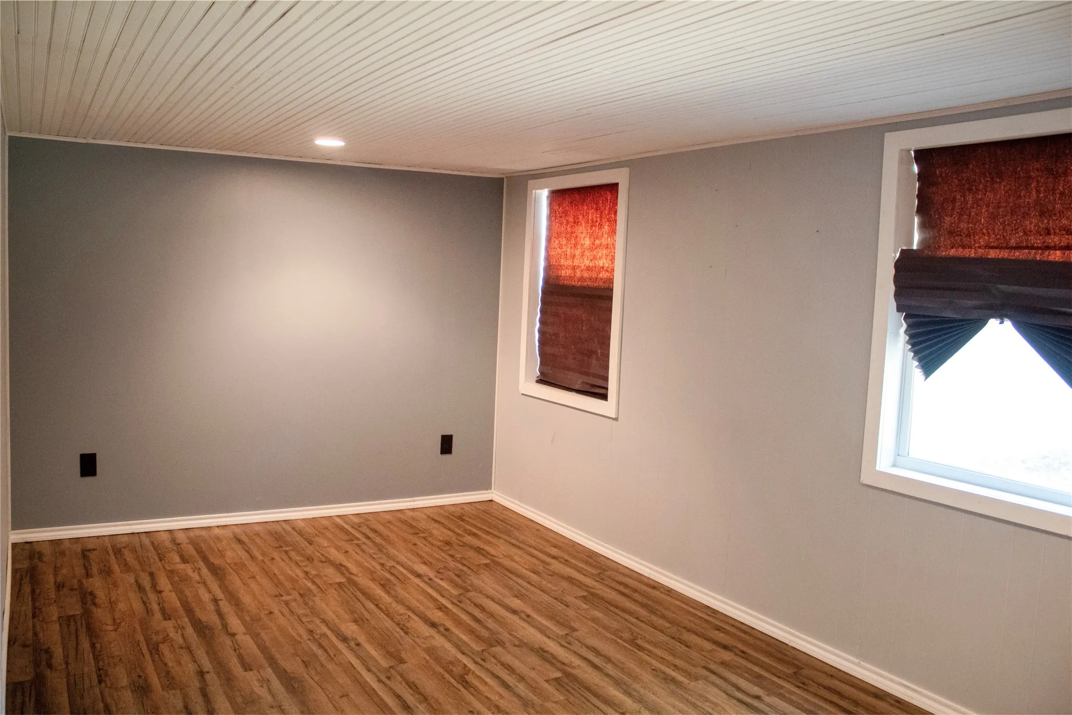 Single Family Residence For Rent in Grayson County , 1001 Star Street, Denison, Texas 75020, 2 Bedroom, 1 Bathroom, Garage spaces, 1,160 Sqft, built in 1945, mls#21395800, Real Estate Agent in Denison, Homes For Rent in Grayson county, Homes For Rent in Denison, Realtor in Denison Texas, Real Estate Brokerage Independent Realty Texas, Luminita Cordes Realtor