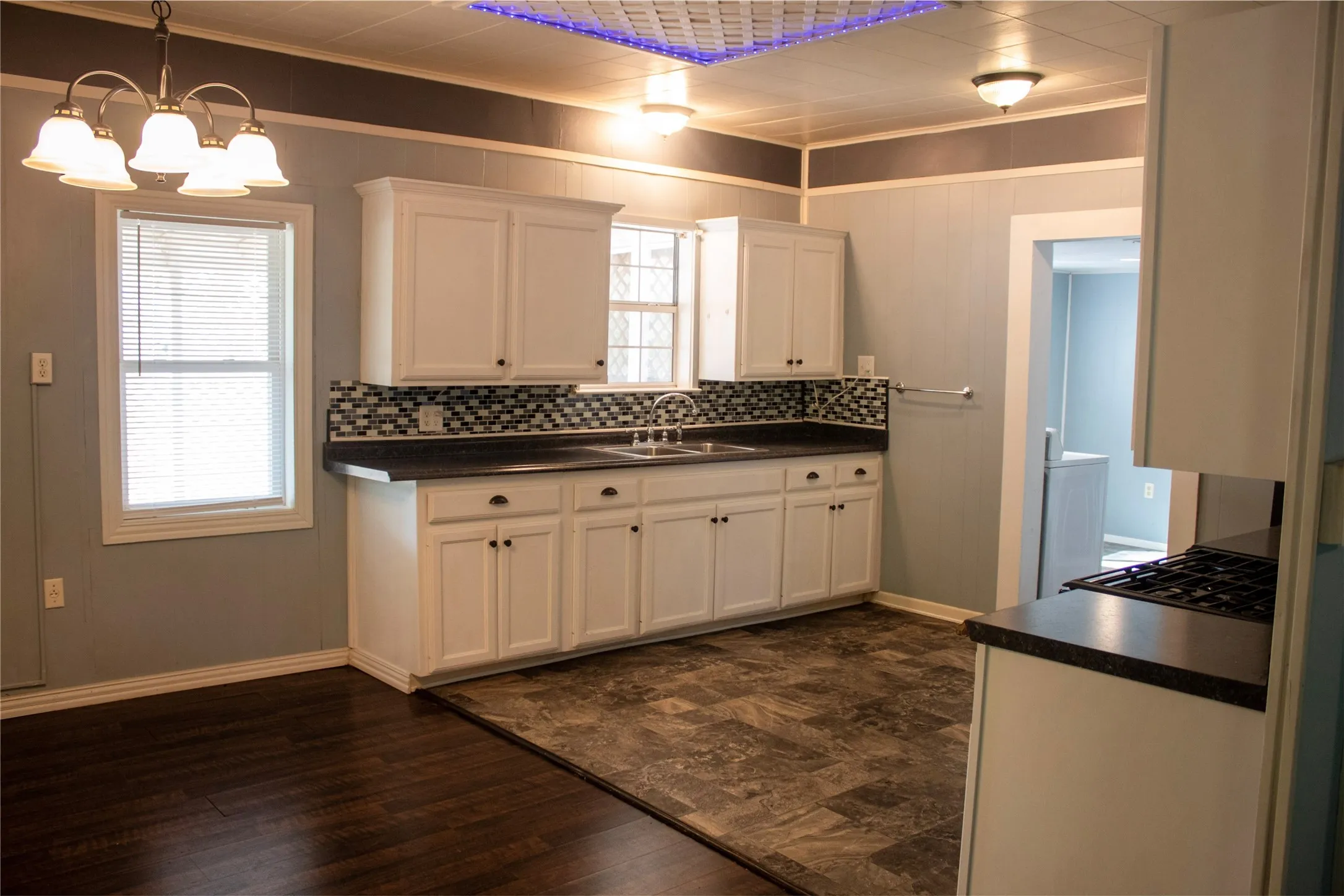 Single Family Residence For Rent in Grayson County , 1001 Star Street, Denison, Texas 75020, 2 Bedroom, 1 Bathroom, Garage spaces, 1,160 Sqft, built in 1945, mls#21395800, Real Estate Agent in Denison, Homes For Rent in Grayson county, Homes For Rent in Denison, Realtor in Denison Texas, Real Estate Brokerage Independent Realty Texas, Luminita Cordes Realtor