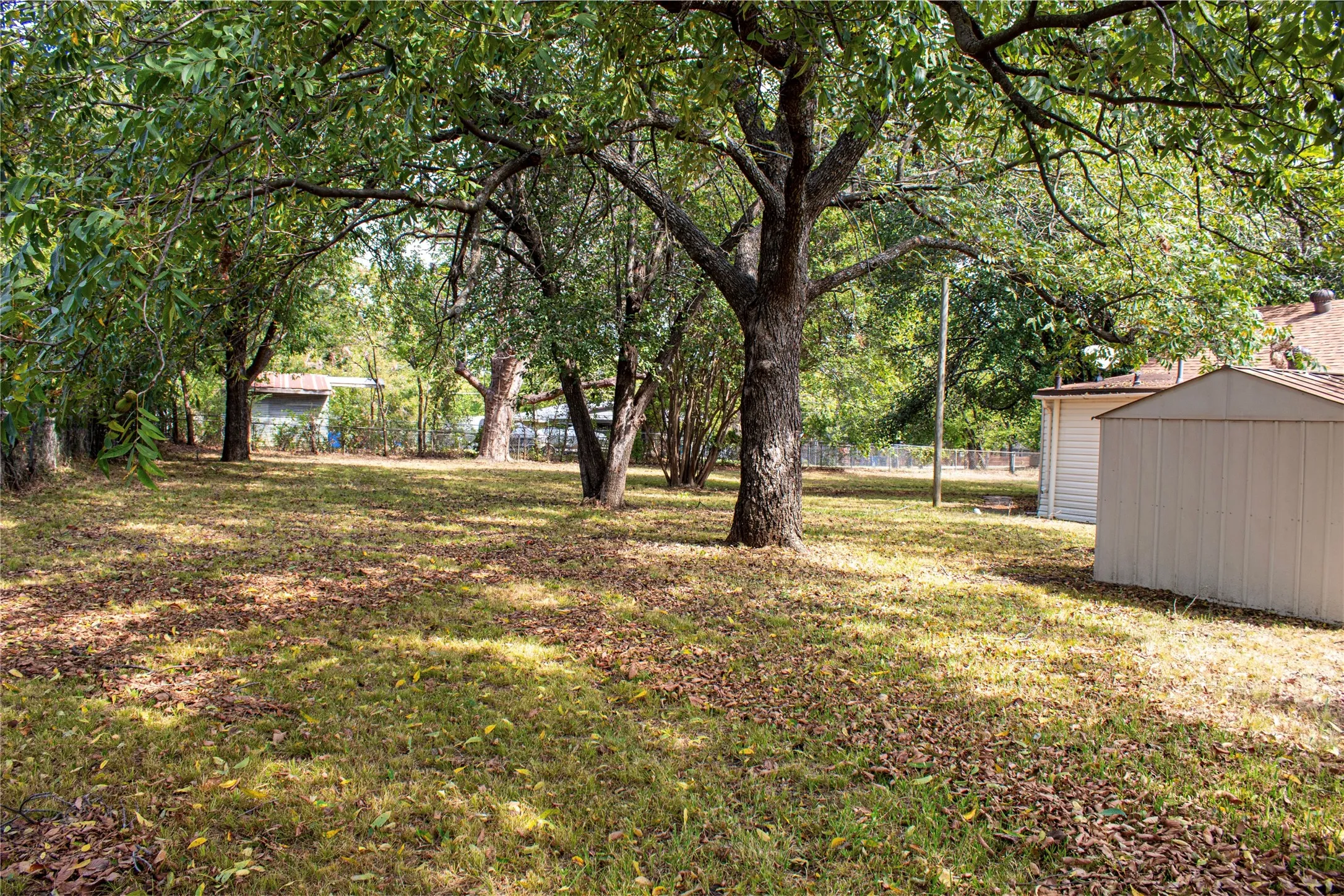 Single Family Residence For Rent in Grayson County , 1001 Star Street, Denison, Texas 75020, 2 Bedroom, 1 Bathroom, Garage spaces, 1,160 Sqft, built in 1945, mls#21395800, Real Estate Agent in Denison, Homes For Rent in Grayson county, Homes For Rent in Denison, Realtor in Denison Texas, Real Estate Brokerage Independent Realty Texas, Luminita Cordes Realtor