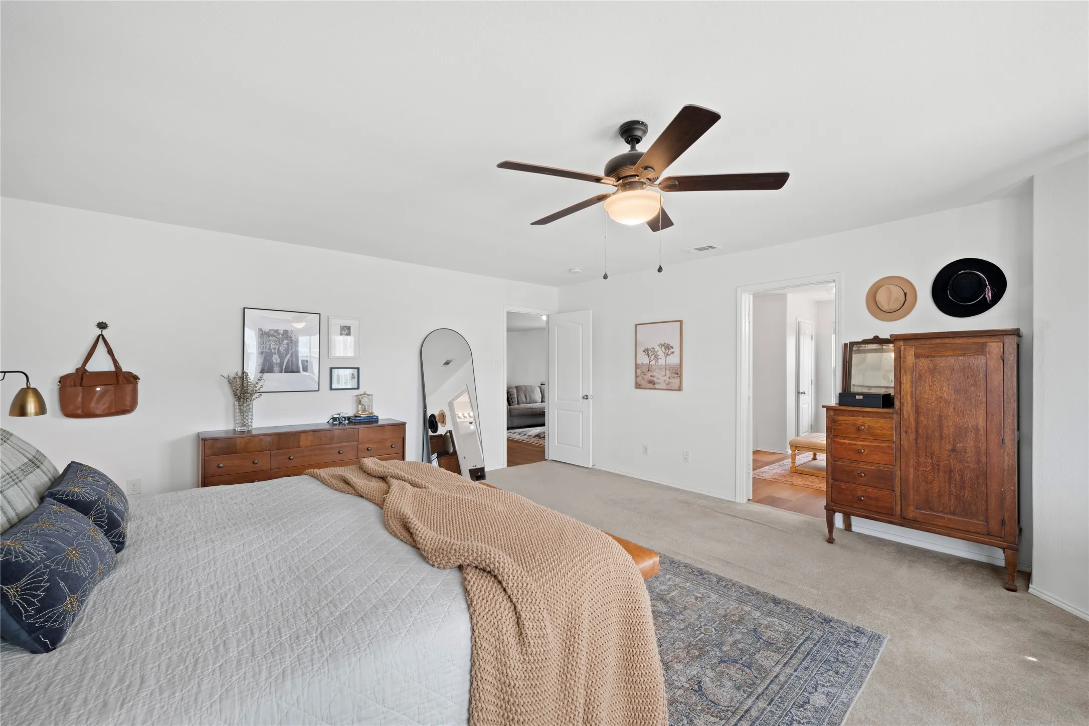 Single Family Residence For Sale in Denton County , 9020 Nathaniel Drive, Providence Village, Texas 76227, 4 Bedroom, 4 Bathroom, 2 Garage spaces, 3,170 Sqft, built in 2013, mls#21395560, Real Estate Agent in Providence Village, Homes For Sale in Denton county, Homes For Sale in Providence Village, Realtor in Providence Village Texas, Real Estate Brokerage Independent Realty Texas, Luminita Cordes Realtor