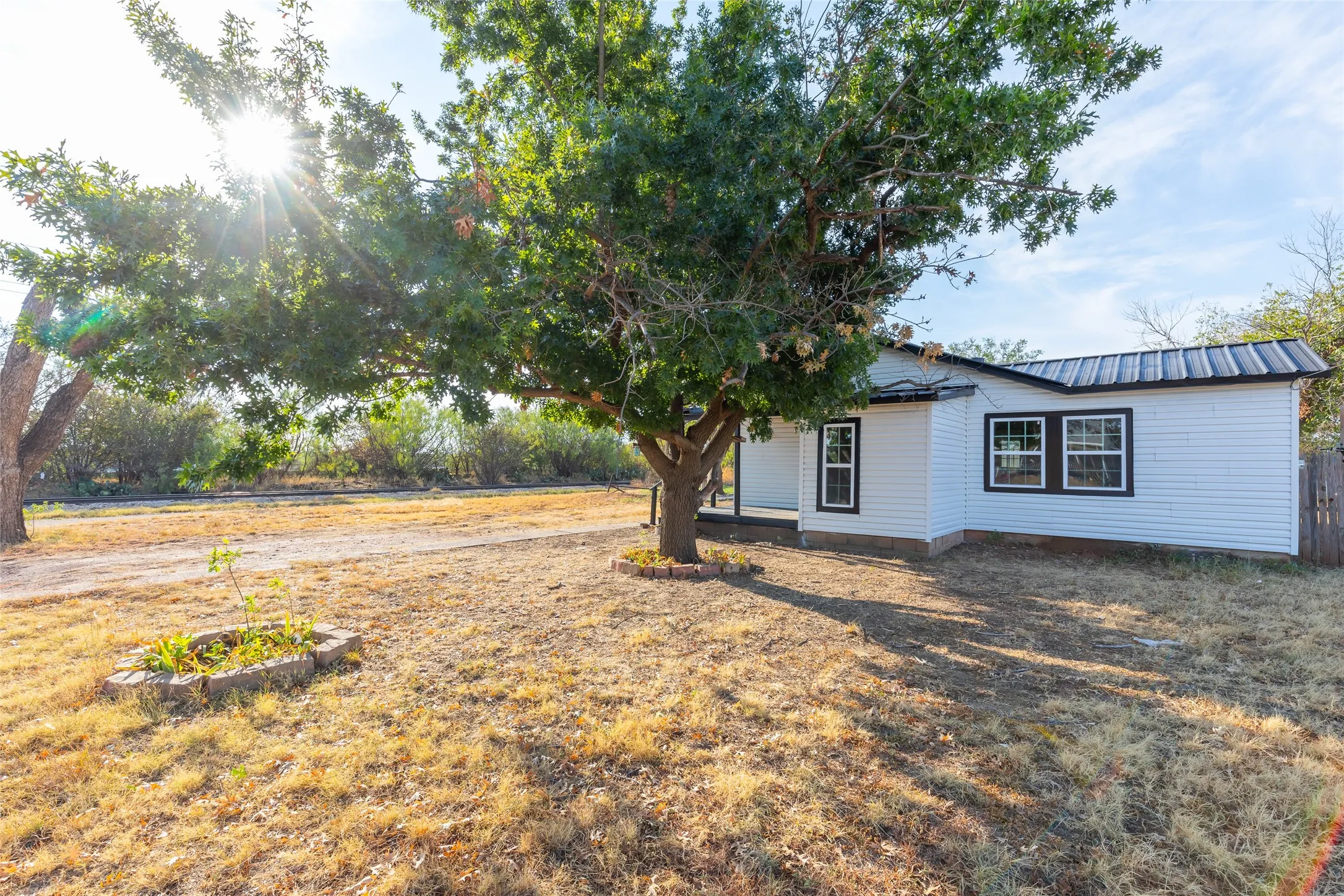 Single Family Residence For Sale in Taylor County , 909 Lane Avenue, Abilene, Texas 79601, 3 Bedroom, 2 Bathroom, 2 Garage spaces, 1,182 Sqft, built in 1957, mls#21393799, Real Estate Agent in Abilene, Homes For Sale in Taylor county, Homes For Sale in Abilene, Realtor in Abilene Texas, Real Estate Brokerage Independent Realty Texas, Luminita Cordes Realtor
