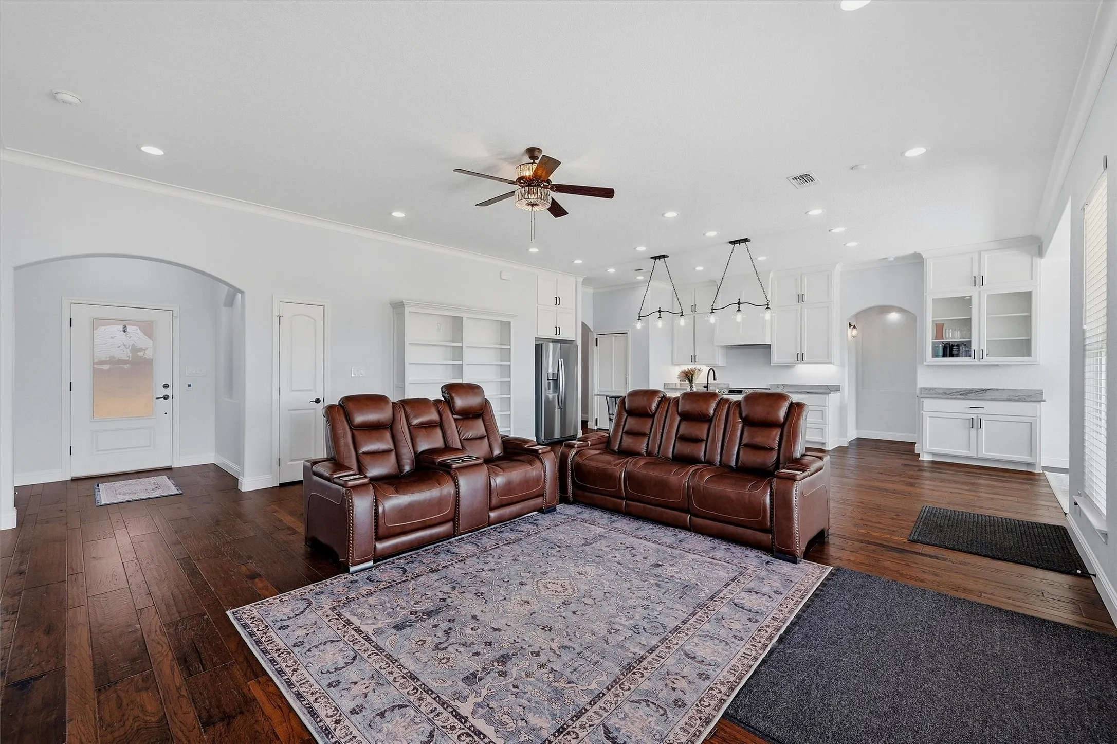 Single Family Residence For Sale in Grayson County , 1001 Johnson Trail, Bells, Texas 75414, 4 Bedroom, 3 Bathroom, 2 Garage spaces, 2,498 Sqft, built in 2022, mls#21393309, Real Estate Agent in Bells, Homes For Sale in Grayson county, Homes For Sale in Bells, Realtor in Bells Texas, Real Estate Brokerage Independent Realty Texas, Luminita Cordes Realtor
