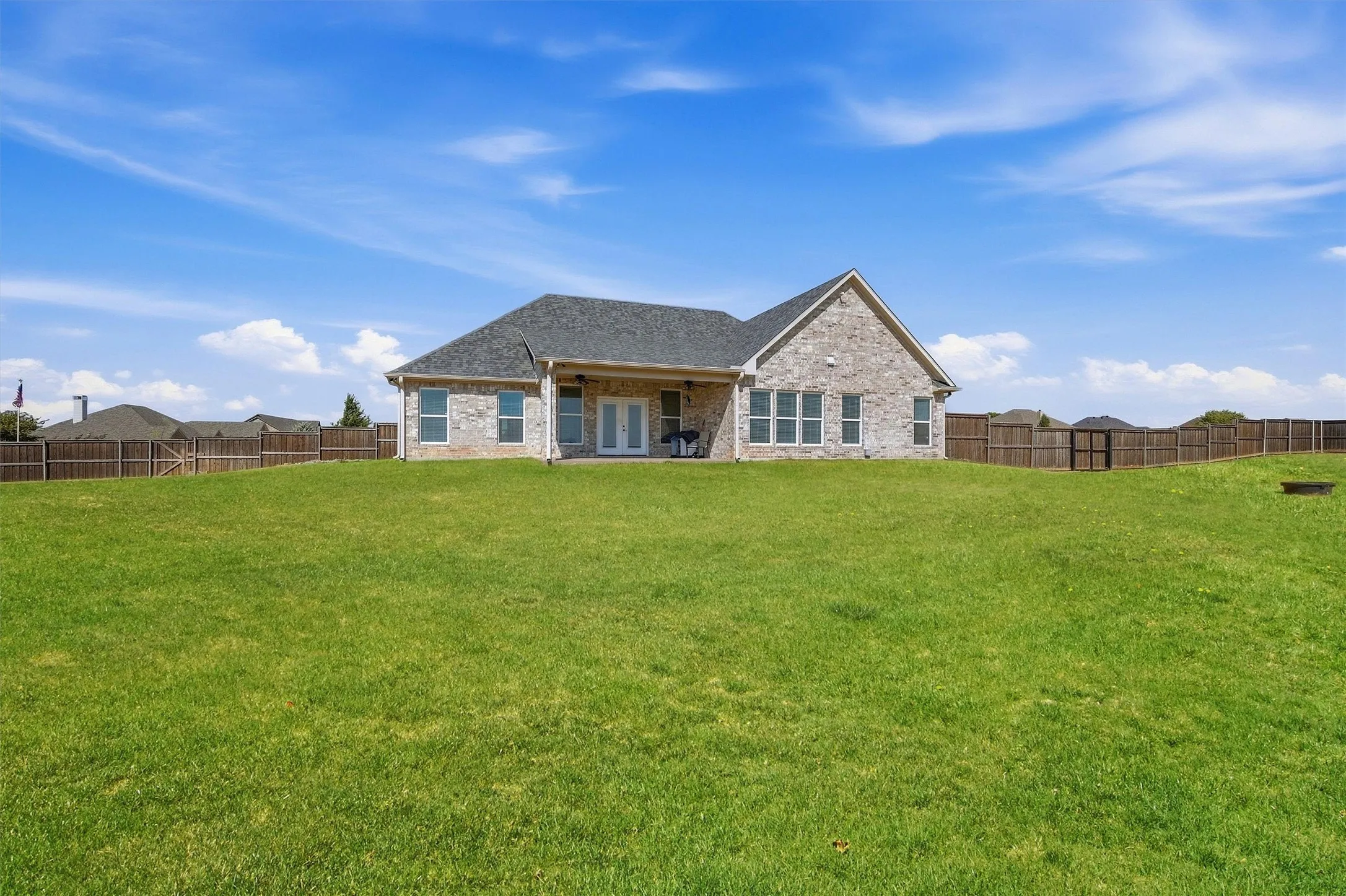 Single Family Residence For Sale in Grayson County , 1001 Johnson Trail, Bells, Texas 75414, 4 Bedroom, 3 Bathroom, 2 Garage spaces, 2,498 Sqft, built in 2022, mls#21393309, Real Estate Agent in Bells, Homes For Sale in Grayson county, Homes For Sale in Bells, Realtor in Bells Texas, Real Estate Brokerage Independent Realty Texas, Luminita Cordes Realtor