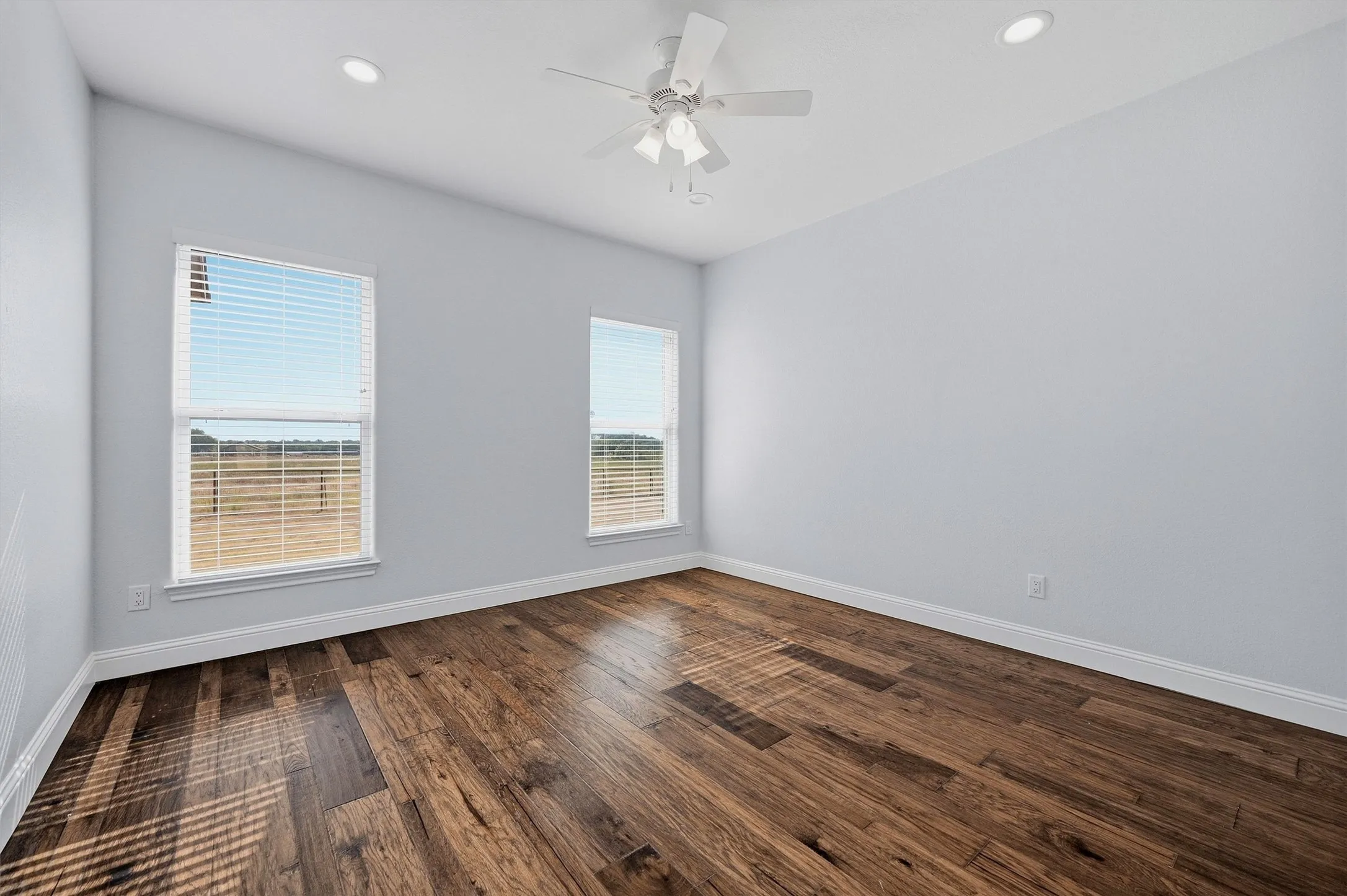Single Family Residence For Sale in Grayson County , 1001 Johnson Trail, Bells, Texas 75414, 4 Bedroom, 3 Bathroom, 2 Garage spaces, 2,498 Sqft, built in 2022, mls#21393309, Real Estate Agent in Bells, Homes For Sale in Grayson county, Homes For Sale in Bells, Realtor in Bells Texas, Real Estate Brokerage Independent Realty Texas, Luminita Cordes Realtor