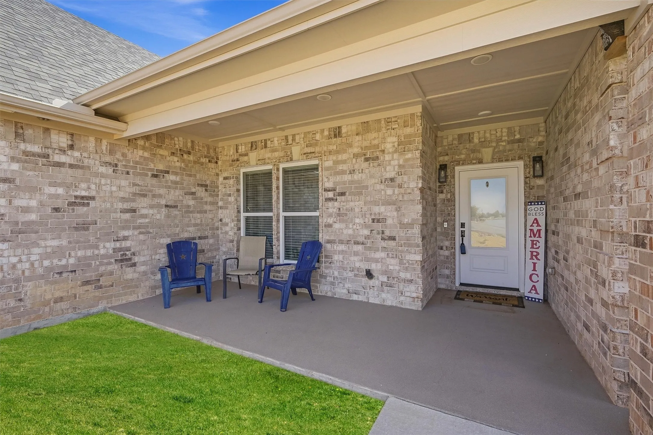 Single Family Residence For Sale in Grayson County , 1001 Johnson Trail, Bells, Texas 75414, 4 Bedroom, 3 Bathroom, 2 Garage spaces, 2,498 Sqft, built in 2022, mls#21393309, Real Estate Agent in Bells, Homes For Sale in Grayson county, Homes For Sale in Bells, Realtor in Bells Texas, Real Estate Brokerage Independent Realty Texas, Luminita Cordes Realtor