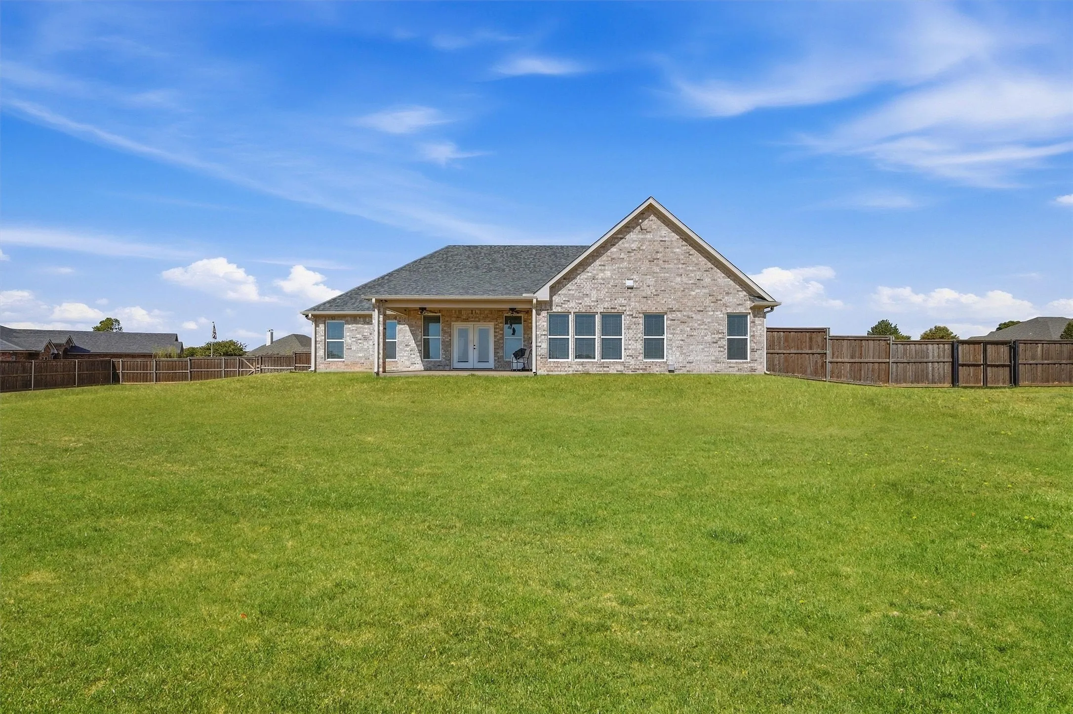 Single Family Residence For Sale in Grayson County , 1001 Johnson Trail, Bells, Texas 75414, 4 Bedroom, 3 Bathroom, 2 Garage spaces, 2,498 Sqft, built in 2022, mls#21393309, Real Estate Agent in Bells, Homes For Sale in Grayson county, Homes For Sale in Bells, Realtor in Bells Texas, Real Estate Brokerage Independent Realty Texas, Luminita Cordes Realtor