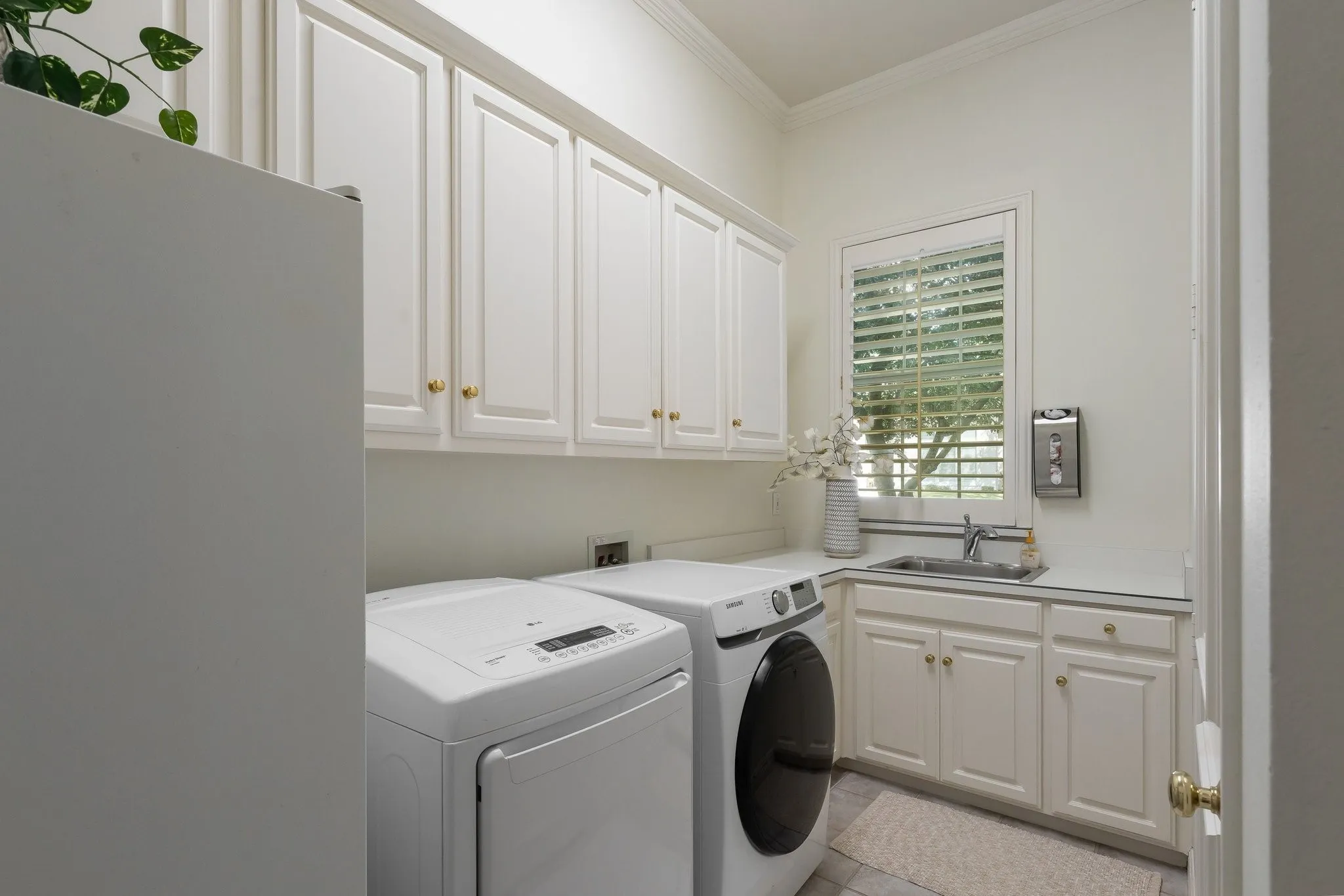 Single Family Residence For Sale in Collin County , 5108 Water Haven Lane, Plano, Texas 75093, 4 Bedroom, 6 Bathroom, 3 Garage spaces, 4,621 Sqft, built in 1994, mls#21391512, Real Estate Agent in Plano, Homes For Sale in Collin county, Homes For Sale in Plano, Realtor in Plano Texas, Real Estate Brokerage Independent Realty Texas, Luminita Cordes Realtor
