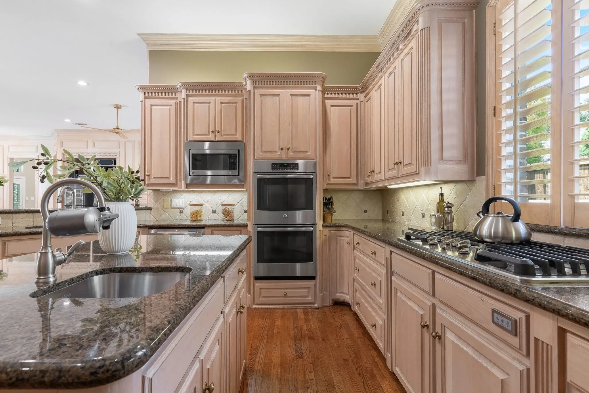 Single Family Residence For Sale in Collin County , 5108 Water Haven Lane, Plano, Texas 75093, 4 Bedroom, 6 Bathroom, 3 Garage spaces, 4,621 Sqft, built in 1994, mls#21391512, Real Estate Agent in Plano, Homes For Sale in Collin county, Homes For Sale in Plano, Realtor in Plano Texas, Real Estate Brokerage Independent Realty Texas, Luminita Cordes Realtor