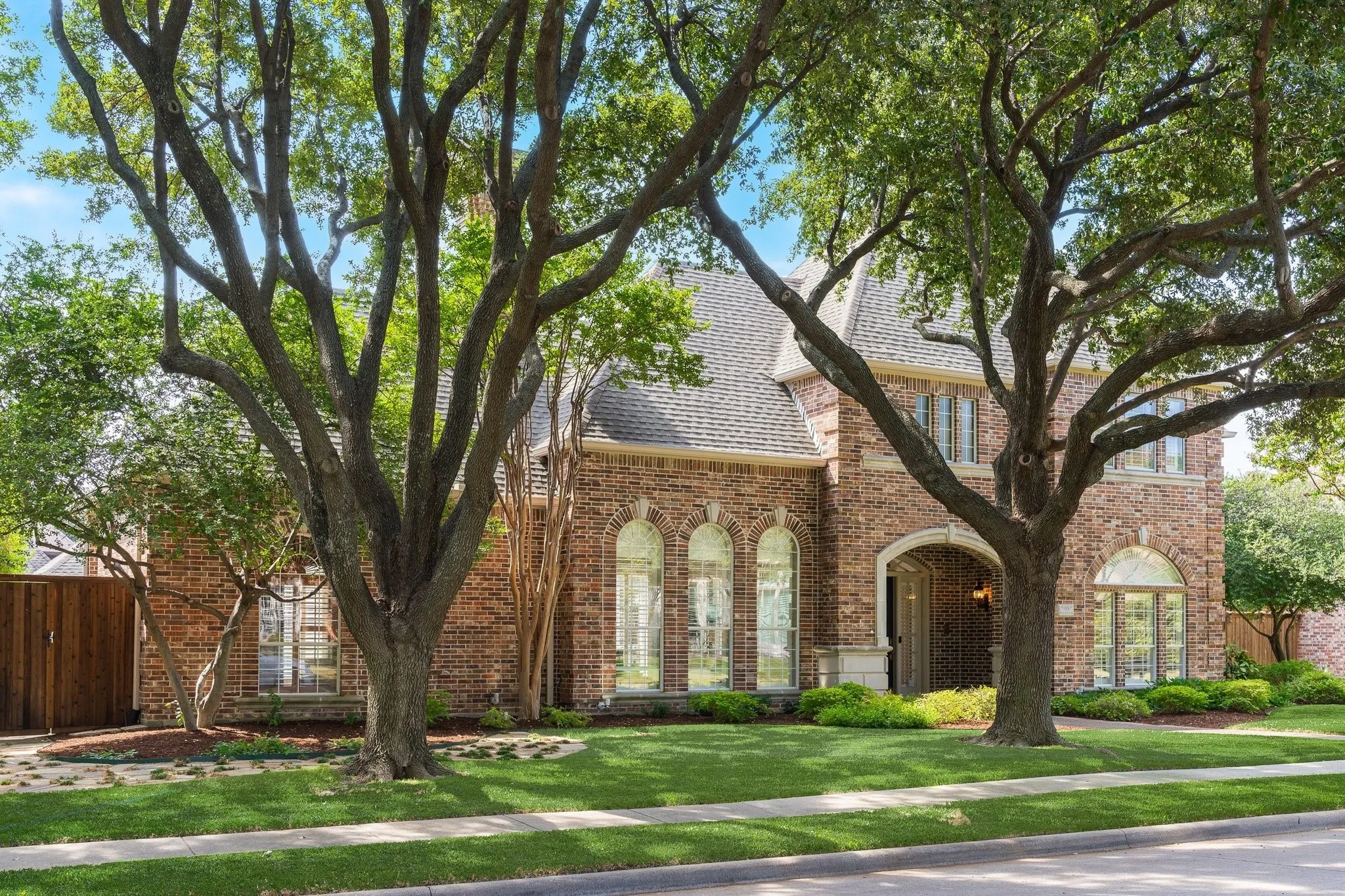 Single Family Residence For Sale in Collin County , 5108 Water Haven Lane, Plano, Texas 75093, 4 Bedroom, 6 Bathroom, 3 Garage spaces, 4,621 Sqft, built in 1994, mls#21391512, Real Estate Agent in Plano, Homes For Sale in Collin county, Homes For Sale in Plano, Realtor in Plano Texas, Real Estate Brokerage Independent Realty Texas, Luminita Cordes Realtor
