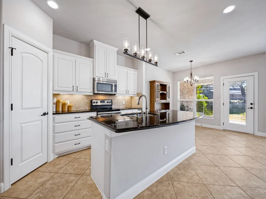 Single Family Residence For Sale in Collin County , 316 Terra Verde Lane, Mc Kinney, Texas 75069, 2 Bedroom, 2 Bathroom, 2 Garage spaces, 1,498 Sqft, built in 2012, mls#21392211, Real Estate Agent in Mc Kinney, Homes For Sale in Collin county, Homes For Sale in Mc Kinney, Realtor in Mc Kinney Texas, Real Estate Brokerage Independent Realty Texas, Luminita Cordes Realtor