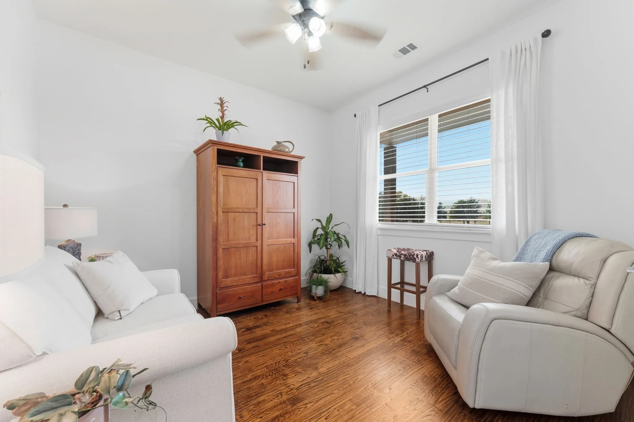 Single Family Residence For Sale in Fannin County , 1742 Recreation Road 3, Bonham, Texas 75418, 3 Bedroom, 3 Bathroom, 2 Garage spaces, 2,077 Sqft, built in 2020, mls#21394588, Real Estate Agent in Bonham, Homes For Sale in Fannin county, Homes For Sale in Bonham, Realtor in Bonham Texas, Real Estate Brokerage Independent Realty Texas, Luminita Cordes Realtor