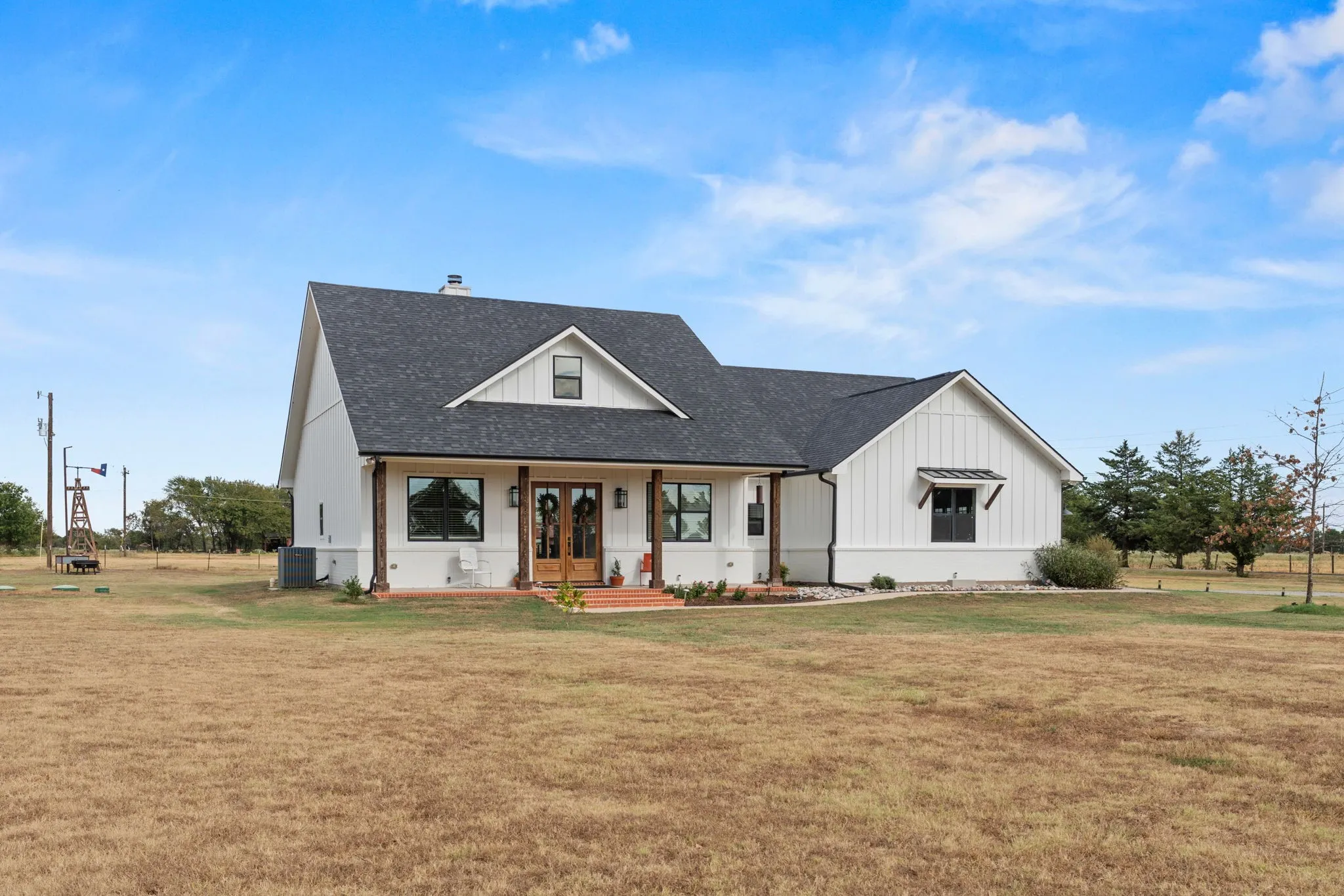 Single Family Residence For Sale in Fannin County , 1742 Recreation Road 3, Bonham, Texas 75418, 3 Bedroom, 3 Bathroom, 2 Garage spaces, 2,077 Sqft, built in 2020, mls#21394588, Real Estate Agent in Bonham, Homes For Sale in Fannin county, Homes For Sale in Bonham, Realtor in Bonham Texas, Real Estate Brokerage Independent Realty Texas, Luminita Cordes Realtor