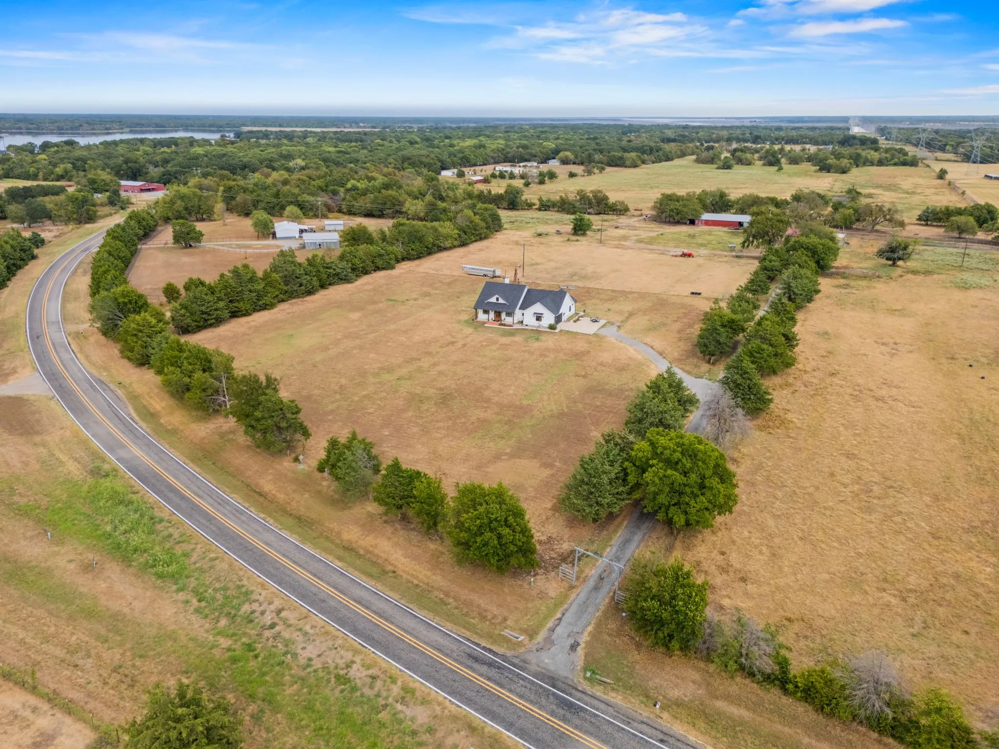 Single Family Residence For Sale in Fannin County , 1742 Recreation Road 3, Bonham, Texas 75418, 3 Bedroom, 3 Bathroom, 2 Garage spaces, 2,077 Sqft, built in 2020, mls#21394588, Real Estate Agent in Bonham, Homes For Sale in Fannin county, Homes For Sale in Bonham, Realtor in Bonham Texas, Real Estate Brokerage Independent Realty Texas, Luminita Cordes Realtor