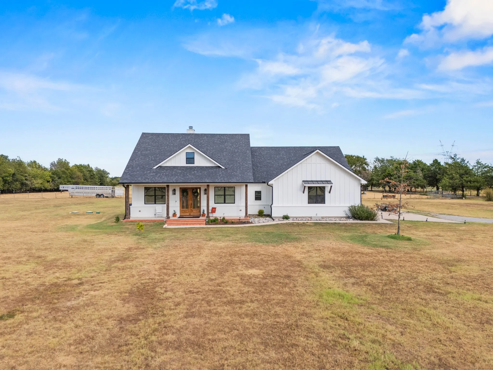 Single Family Residence For Sale in Fannin County , 1742 Recreation Road 3, Bonham, Texas 75418, 3 Bedroom, 3 Bathroom, 2 Garage spaces, 2,077 Sqft, built in 2020, mls#21394588, Real Estate Agent in Bonham, Homes For Sale in Fannin county, Homes For Sale in Bonham, Realtor in Bonham Texas, Real Estate Brokerage Independent Realty Texas, Luminita Cordes Realtor