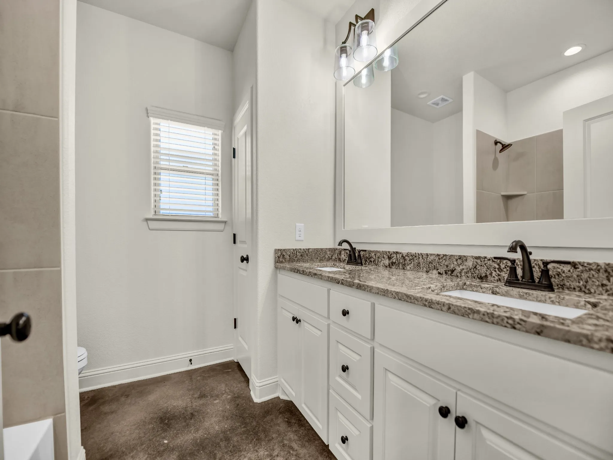 Single Family Residence For Rent in Parker County , 183 Graystone Drive, Weatherford, Texas 76088, 4 Bedroom, 2 Bathroom, 3 Garage spaces, 2,239 Sqft, built in 2022, mls#21395349, Real Estate Agent in Weatherford, Homes For Rent in Parker county, Homes For Rent in Weatherford, Realtor in Weatherford Texas, Real Estate Brokerage Independent Realty Texas, Luminita Cordes Realtor