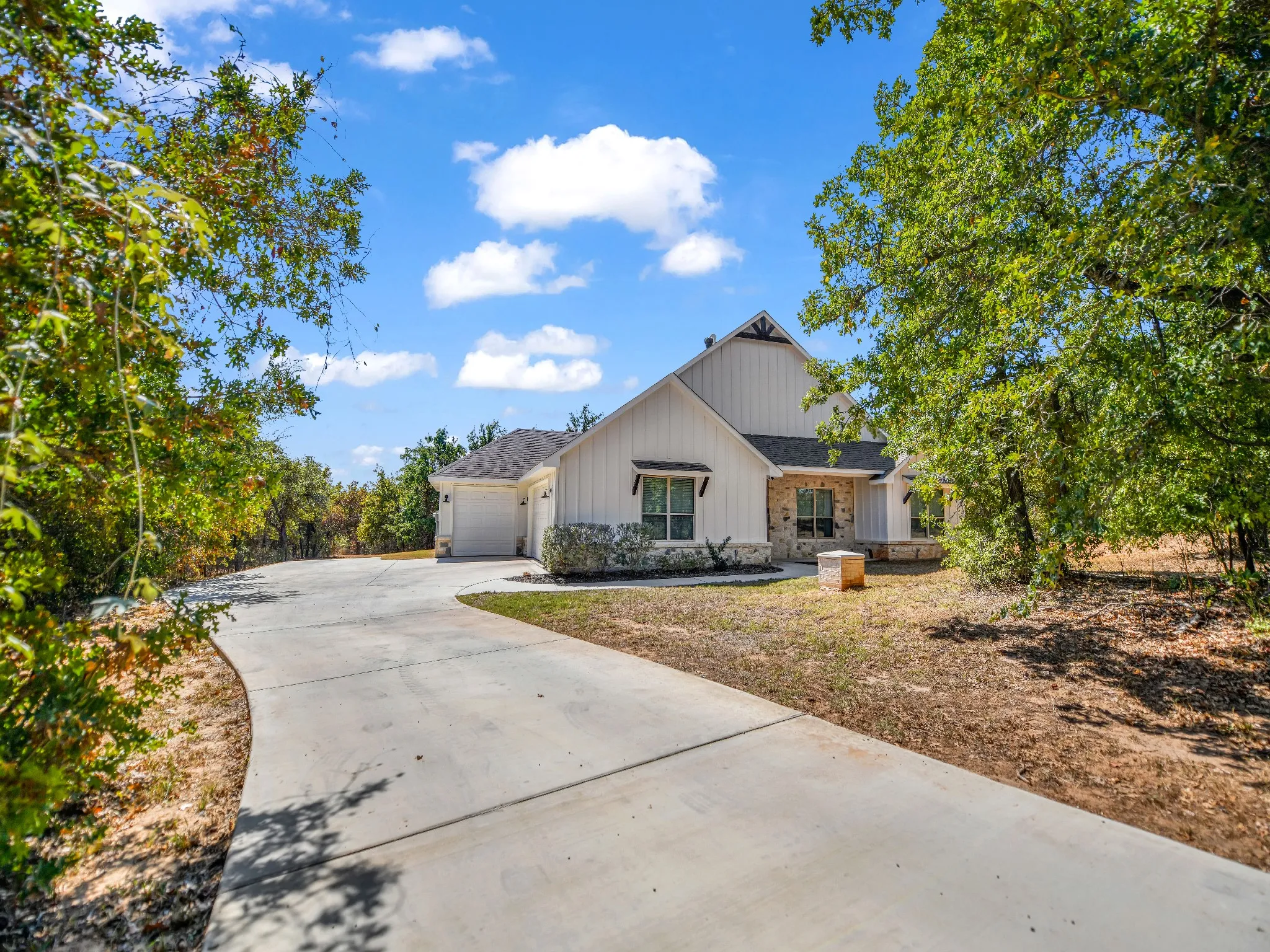 Single Family Residence For Rent in Parker County , 183 Graystone Drive, Weatherford, Texas 76088, 4 Bedroom, 2 Bathroom, 3 Garage spaces, 2,239 Sqft, built in 2022, mls#21395349, Real Estate Agent in Weatherford, Homes For Rent in Parker county, Homes For Rent in Weatherford, Realtor in Weatherford Texas, Real Estate Brokerage Independent Realty Texas, Luminita Cordes Realtor
