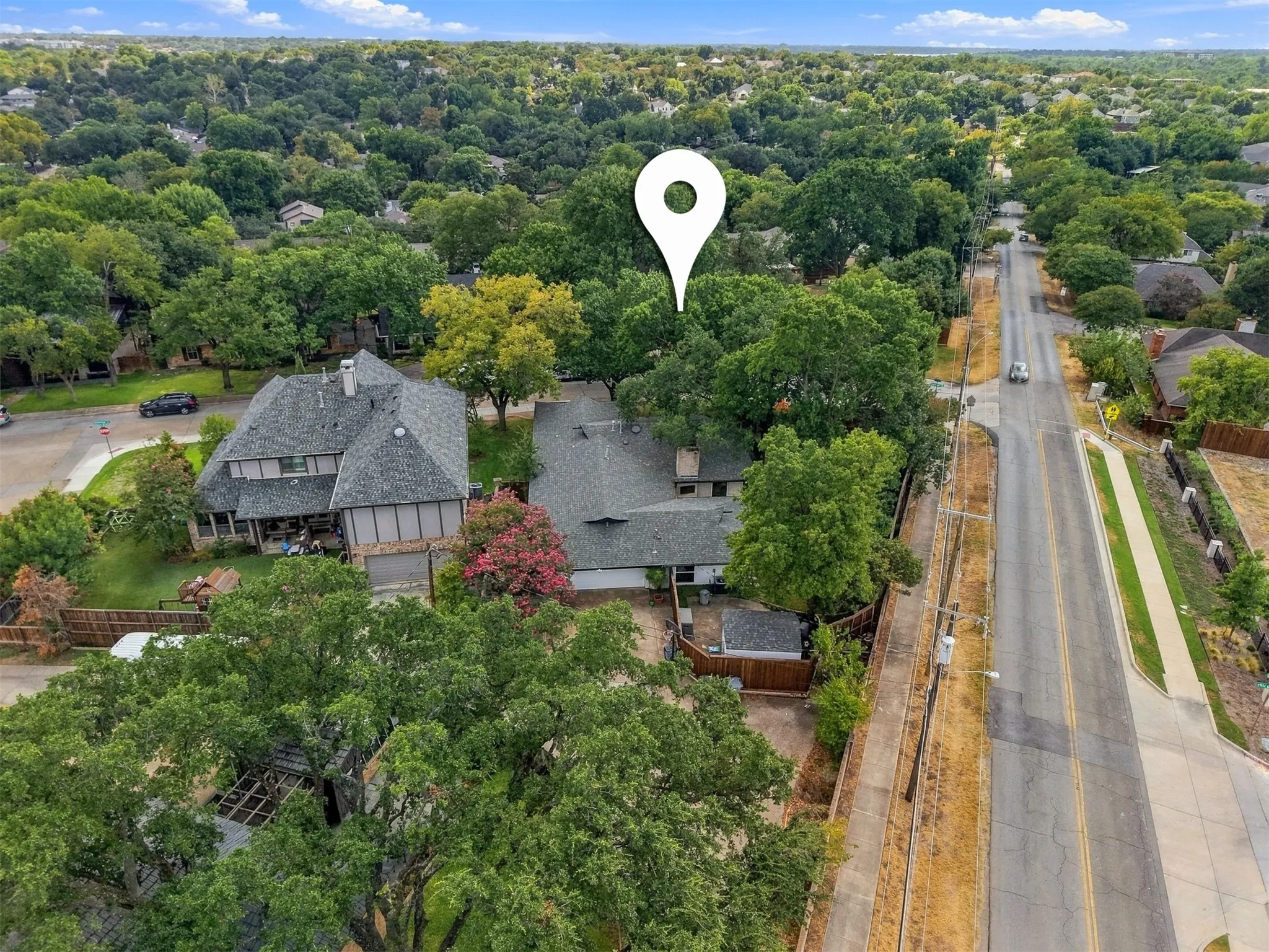 Single Family Residence For Sale in Dallas County , 9307 Crestedge Drive, Dallas, Texas 75238, 5 Bedroom, 2 Bathroom, 2 Garage spaces, 2,322 Sqft, built in 1967, mls#21392352, Real Estate Agent in Dallas, Homes For Sale in Dallas county, Homes For Sale in Dallas, Realtor in Dallas Texas, Real Estate Brokerage Independent Realty Texas, Luminita Cordes Realtor