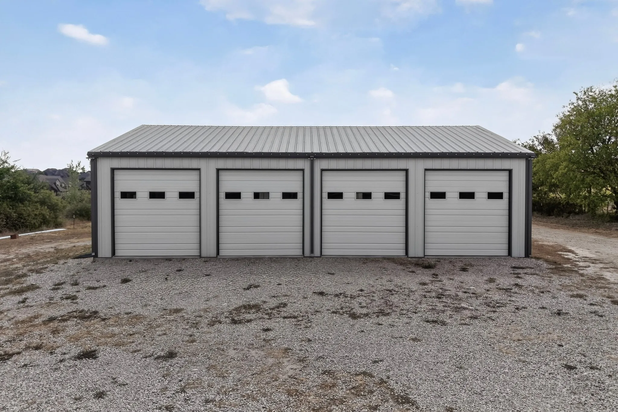 Single Family Residence For Sale in Parker County , 5077 S Fm 5, Aledo, Texas 76008, 4 Bedroom, 3 Bathroom, 4 Garage spaces, 2,500 Sqft, built in 2023, mls#21394842, Real Estate Agent in Aledo, Homes For Sale in Parker county, Homes For Sale in Aledo, Realtor in Aledo Texas, Real Estate Brokerage Independent Realty Texas, Luminita Cordes Realtor