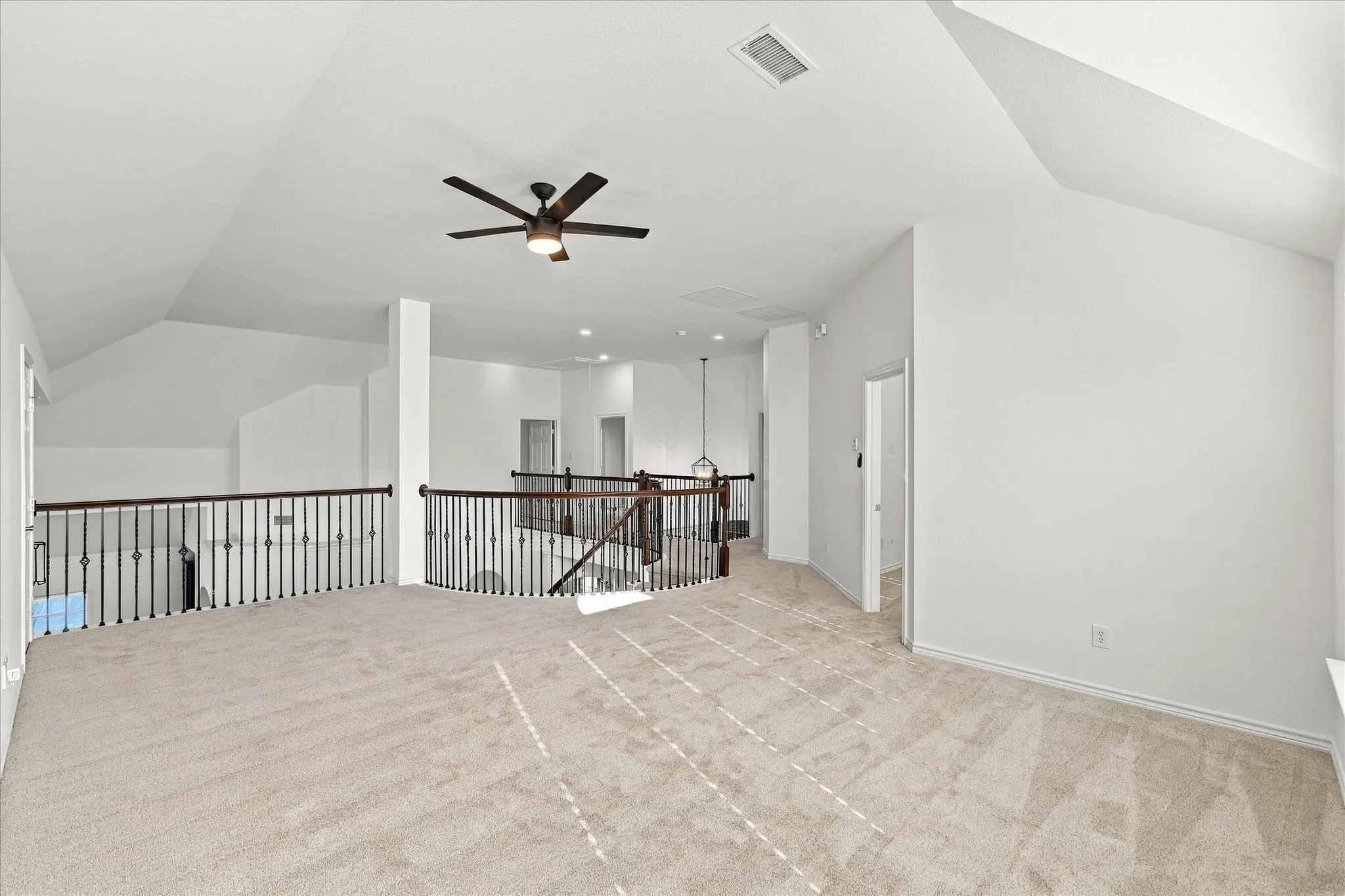 Single Family Residence For Sale in Collin County , 1329 Bateman Lane, Celina, Texas 75009, 5 Bedroom, 4 Bathroom, 2 Garage spaces, 3,975 Sqft, built in 2013, mls#21387100, Real Estate Agent in Celina, Homes For Sale in Collin county, Homes For Sale in Celina, Realtor in Celina Texas, Real Estate Brokerage Independent Realty Texas, Luminita Cordes Realtor