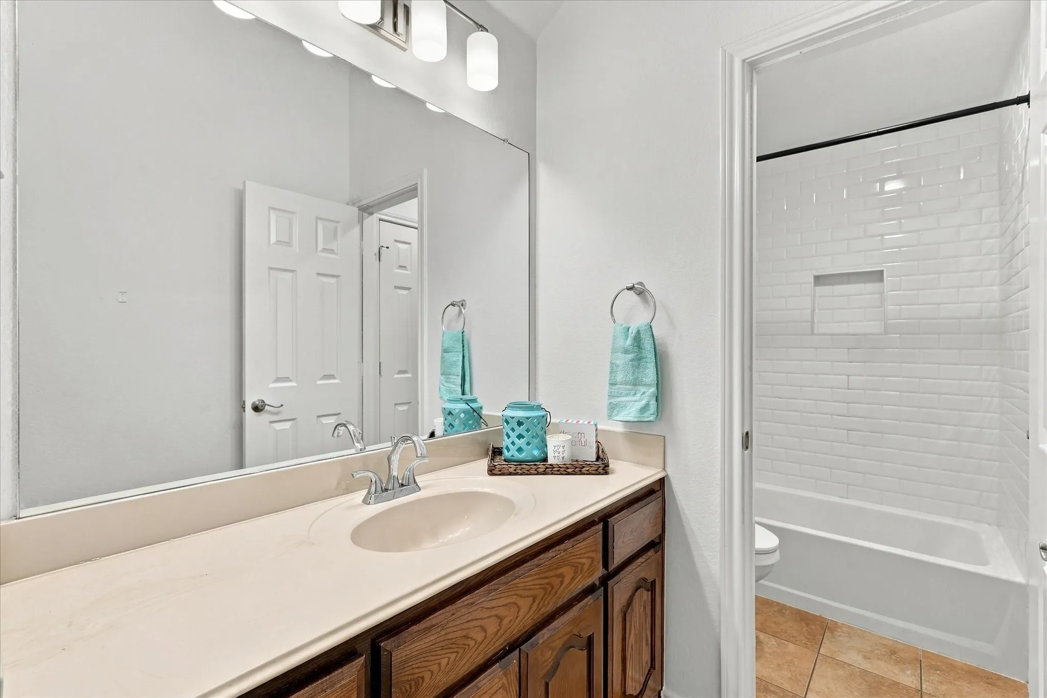 Single Family Residence For Sale in Collin County , 1329 Bateman Lane, Celina, Texas 75009, 5 Bedroom, 4 Bathroom, 2 Garage spaces, 3,975 Sqft, built in 2013, mls#21387100, Real Estate Agent in Celina, Homes For Sale in Collin county, Homes For Sale in Celina, Realtor in Celina Texas, Real Estate Brokerage Independent Realty Texas, Luminita Cordes Realtor