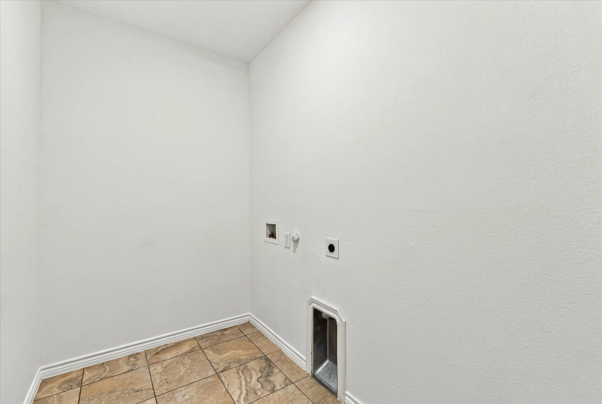 Single Family Residence For Sale in Collin County , 1329 Bateman Lane, Celina, Texas 75009, 5 Bedroom, 4 Bathroom, 2 Garage spaces, 3,975 Sqft, built in 2013, mls#21387100, Real Estate Agent in Celina, Homes For Sale in Collin county, Homes For Sale in Celina, Realtor in Celina Texas, Real Estate Brokerage Independent Realty Texas, Luminita Cordes Realtor