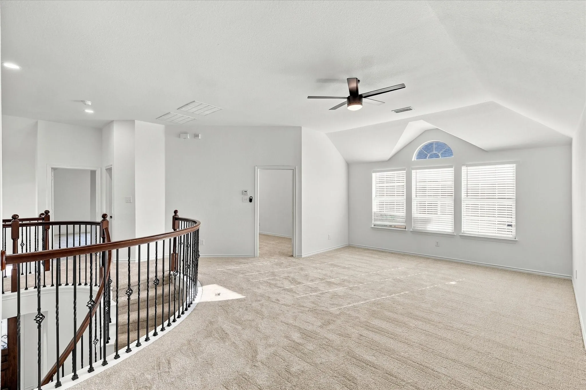 Single Family Residence For Sale in Collin County , 1329 Bateman Lane, Celina, Texas 75009, 5 Bedroom, 4 Bathroom, 2 Garage spaces, 3,975 Sqft, built in 2013, mls#21387100, Real Estate Agent in Celina, Homes For Sale in Collin county, Homes For Sale in Celina, Realtor in Celina Texas, Real Estate Brokerage Independent Realty Texas, Luminita Cordes Realtor