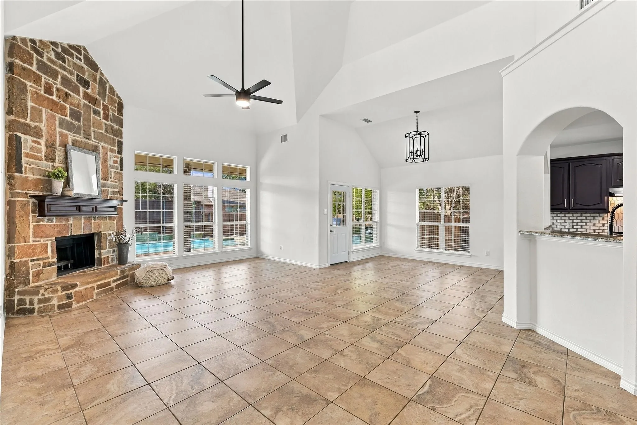 Single Family Residence For Sale in Collin County , 1329 Bateman Lane, Celina, Texas 75009, 5 Bedroom, 4 Bathroom, 2 Garage spaces, 3,975 Sqft, built in 2013, mls#21387100, Real Estate Agent in Celina, Homes For Sale in Collin county, Homes For Sale in Celina, Realtor in Celina Texas, Real Estate Brokerage Independent Realty Texas, Luminita Cordes Realtor