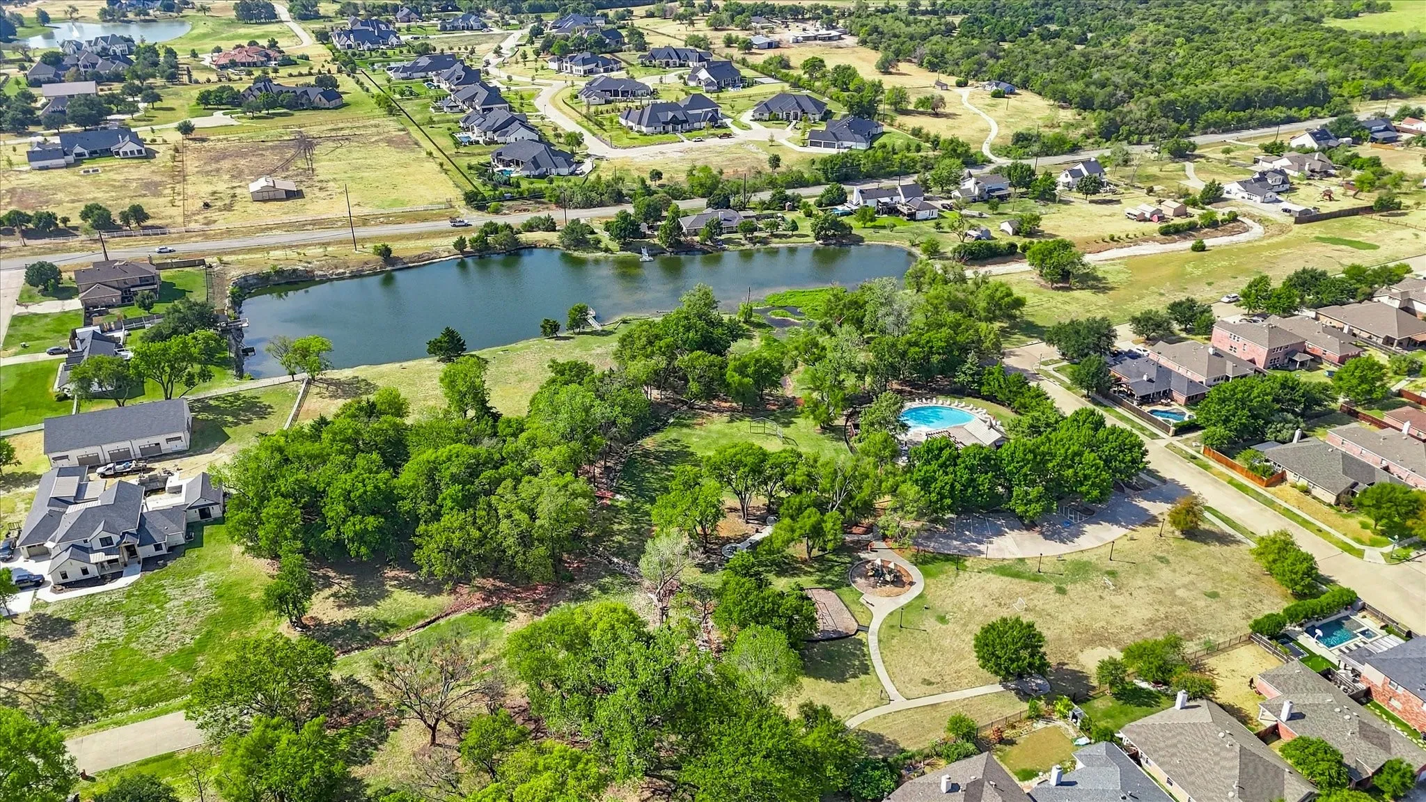 Single Family Residence For Sale in Collin County , 1329 Bateman Lane, Celina, Texas 75009, 5 Bedroom, 4 Bathroom, 2 Garage spaces, 3,975 Sqft, built in 2013, mls#21387100, Real Estate Agent in Celina, Homes For Sale in Collin county, Homes For Sale in Celina, Realtor in Celina Texas, Real Estate Brokerage Independent Realty Texas, Luminita Cordes Realtor